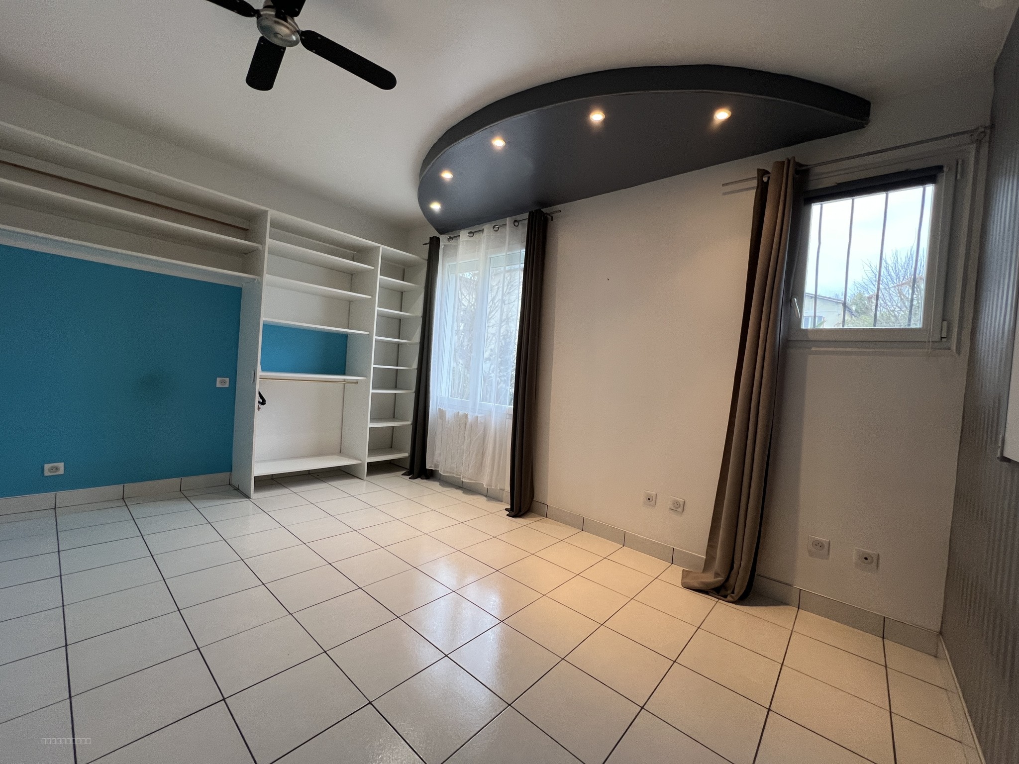 Maison familiale avec jardin et garage — photo 10