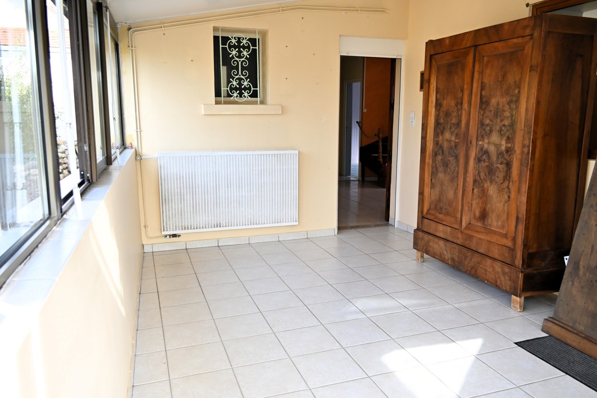RARE ! Bâtiment récent à usage mixte avec grand potentiel — photo 4
