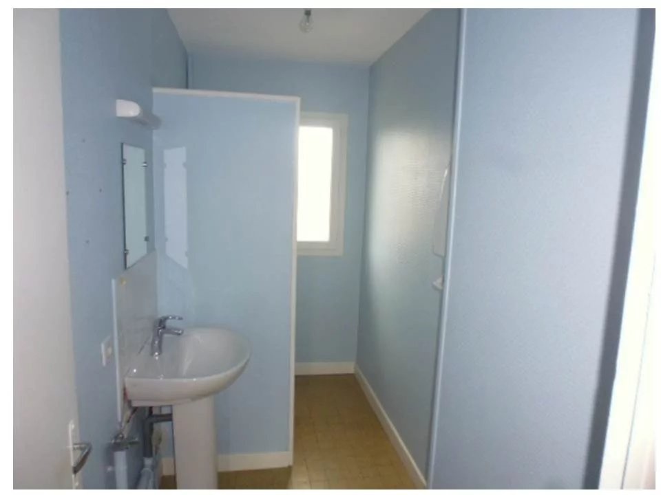 F3 APPARTEMENT - MOLINET — photo 5