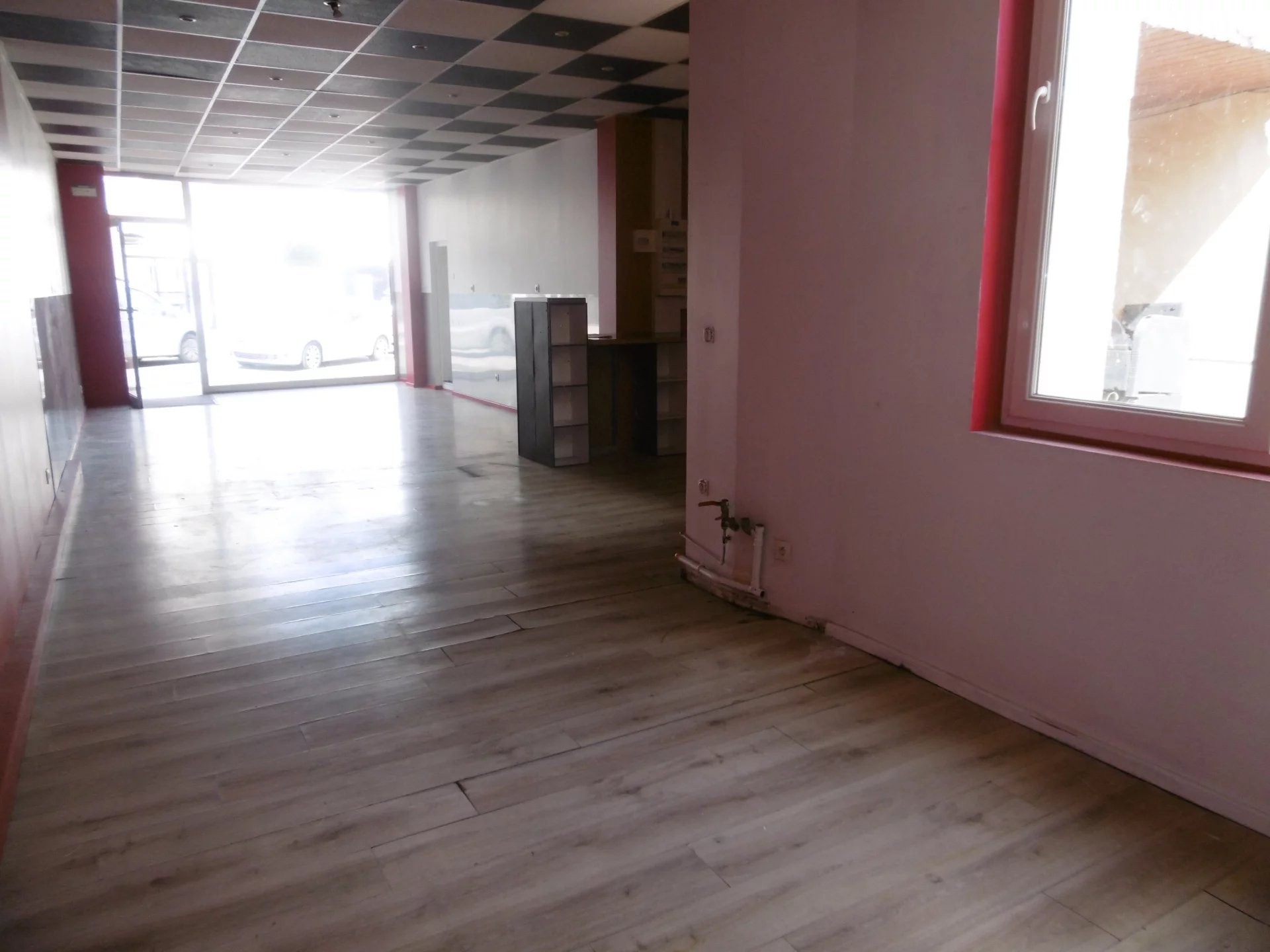 LOCAL COMMERCIAL — photo 6