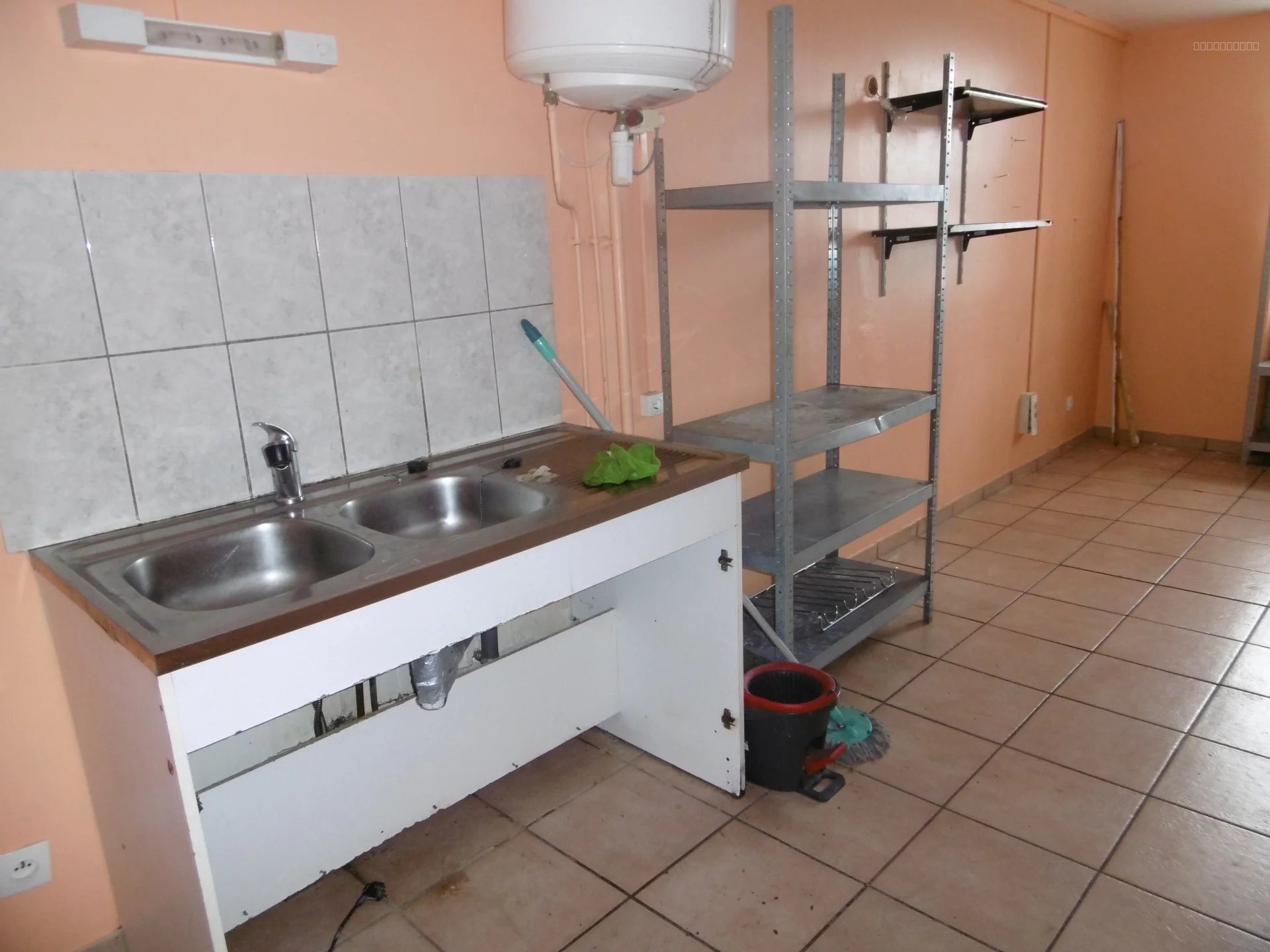 LOCAL COMMERCIAL — photo 5