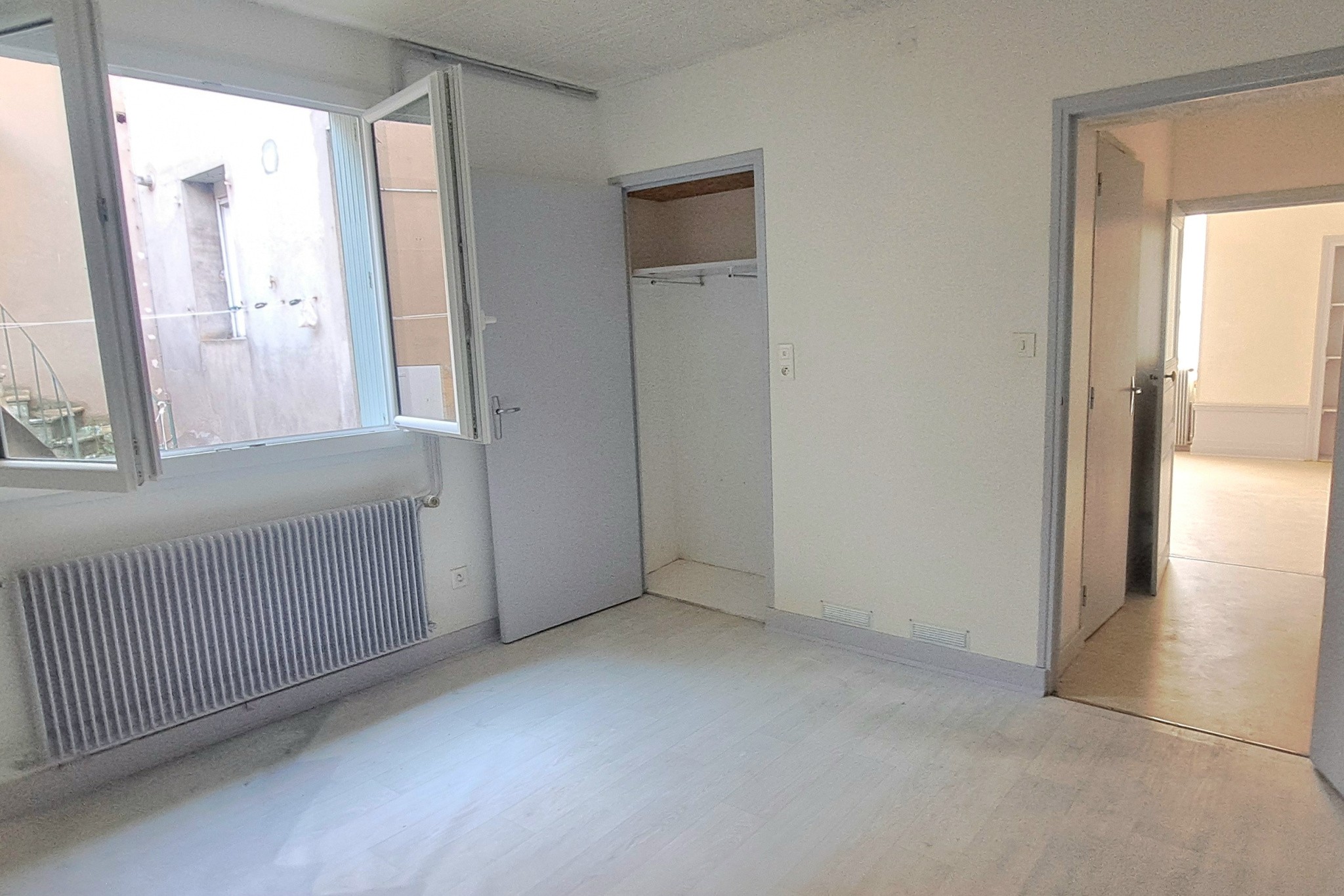 location — photo 4