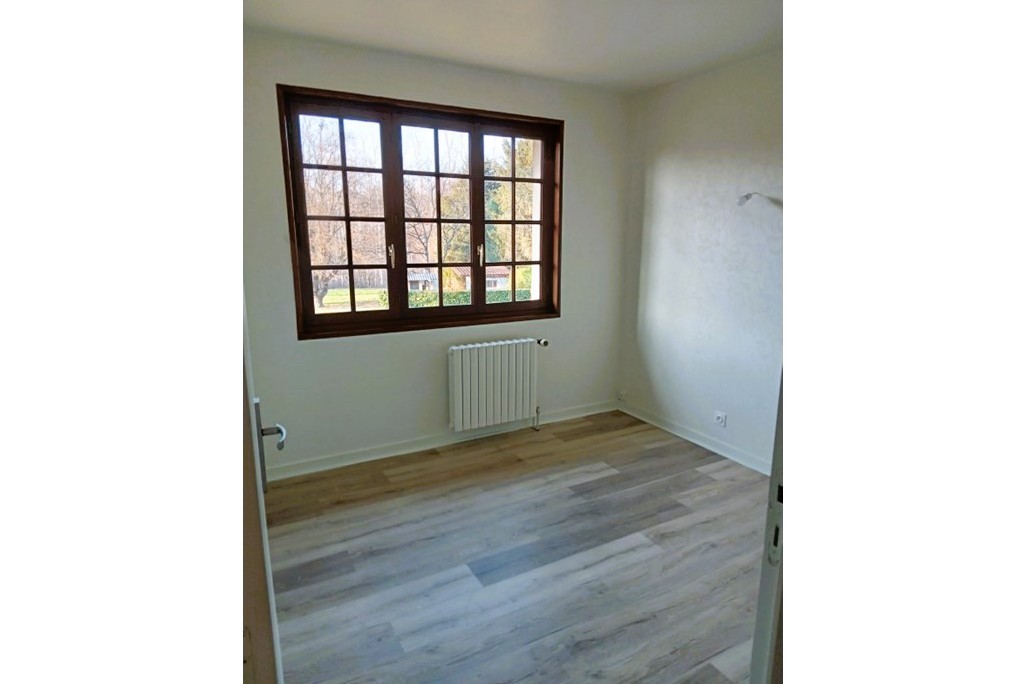 MAISON 121M2 3 CHAMBRES COMMUNE DE SAINT-YAN — photo 3