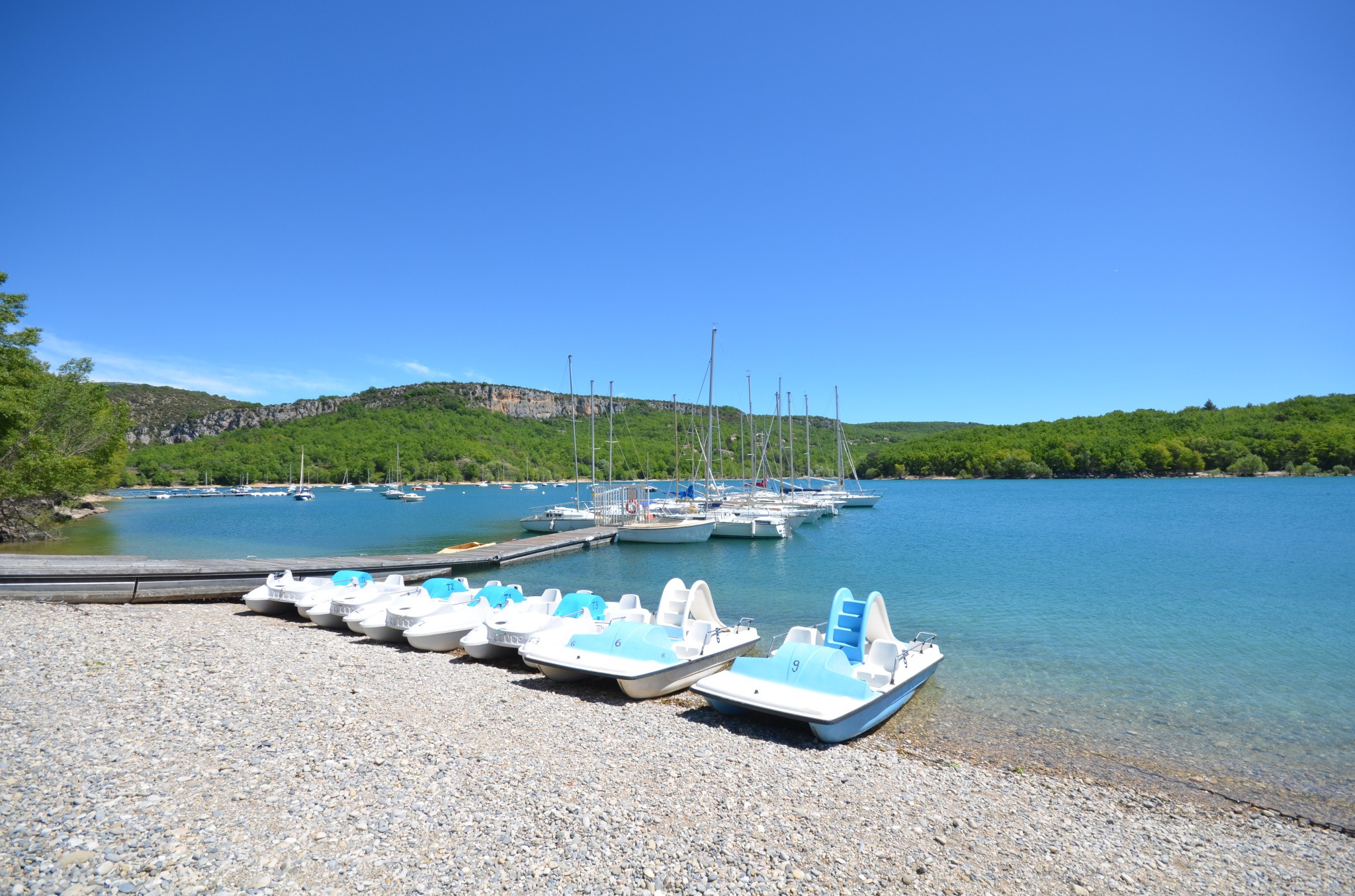 BAUDUEN VUE SUR LE LAC ET LE VILLAGE — photo 13