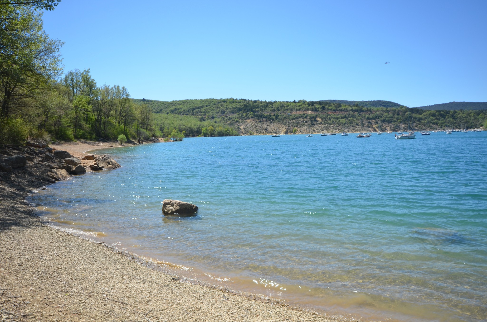 BAUDUEN VUE SUR LE LAC ET LE VILLAGE — photo 16