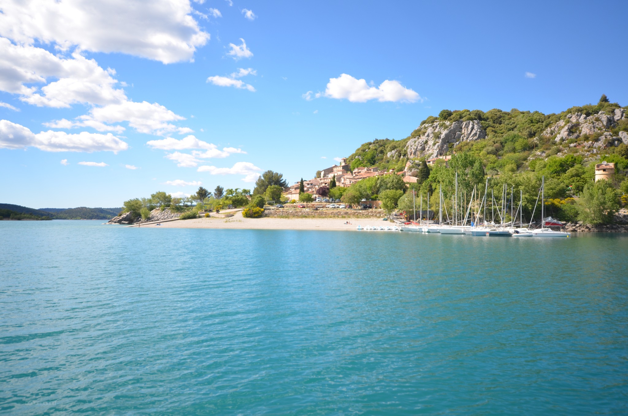 BAUDUEN VUE SUR LE LAC ET LE VILLAGE — photo 12