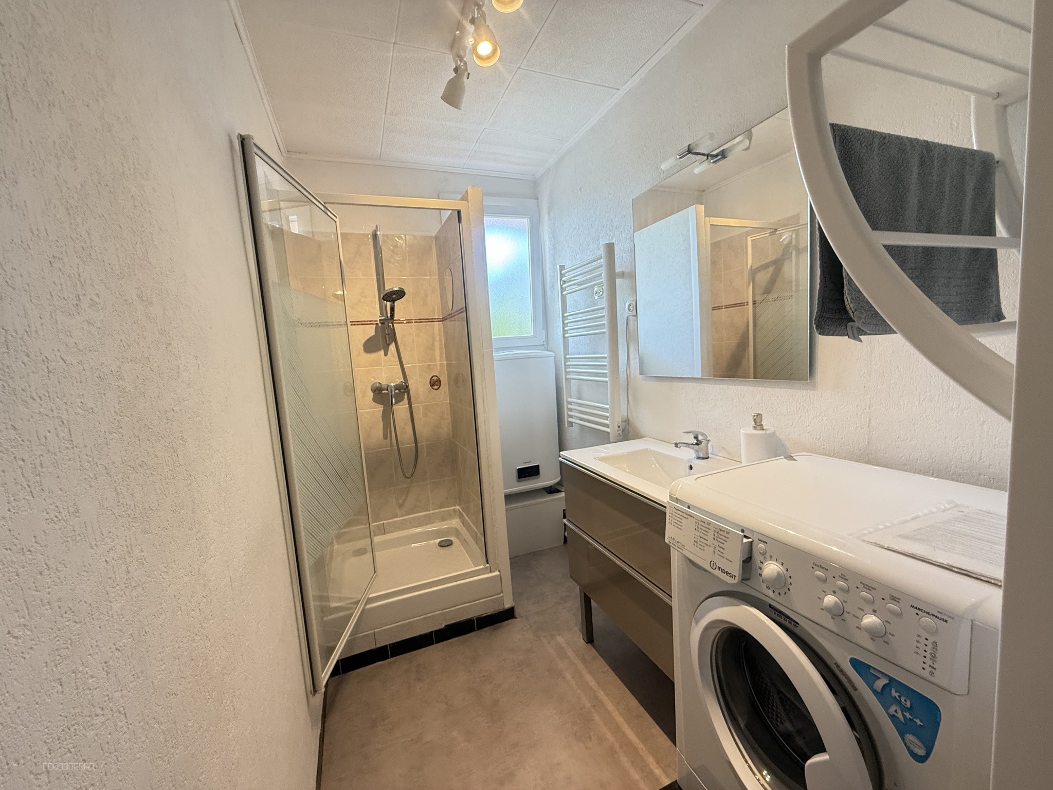 Appartement T3 rénové proche du centre ville de SANARY — photo 8