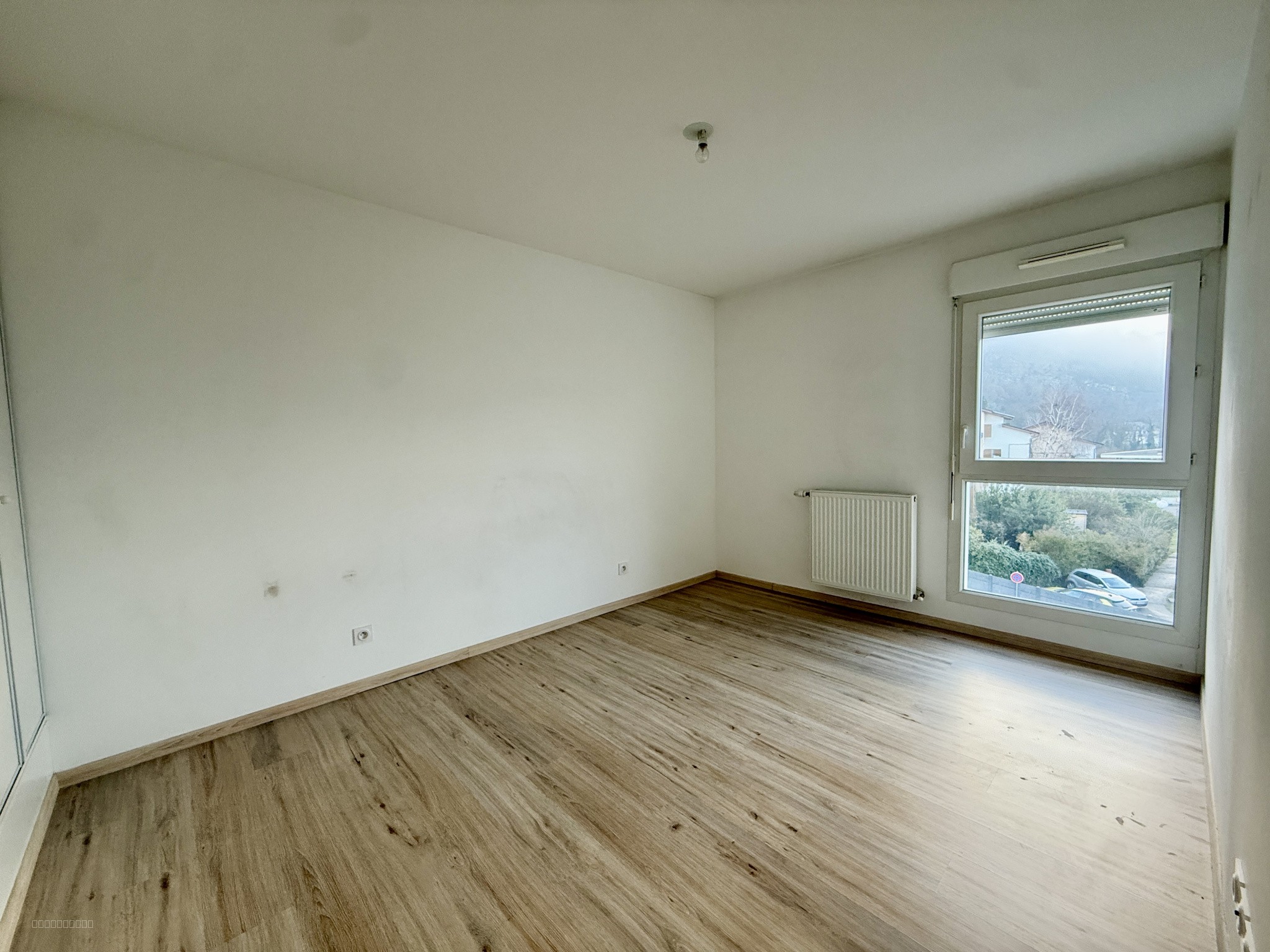 T2 AVEC BALCON    CHAMBÉRY — photo 4