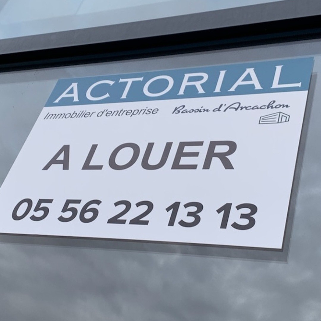 LOCAL A LOUER 110M2 ZI LA TESTE — photo 1