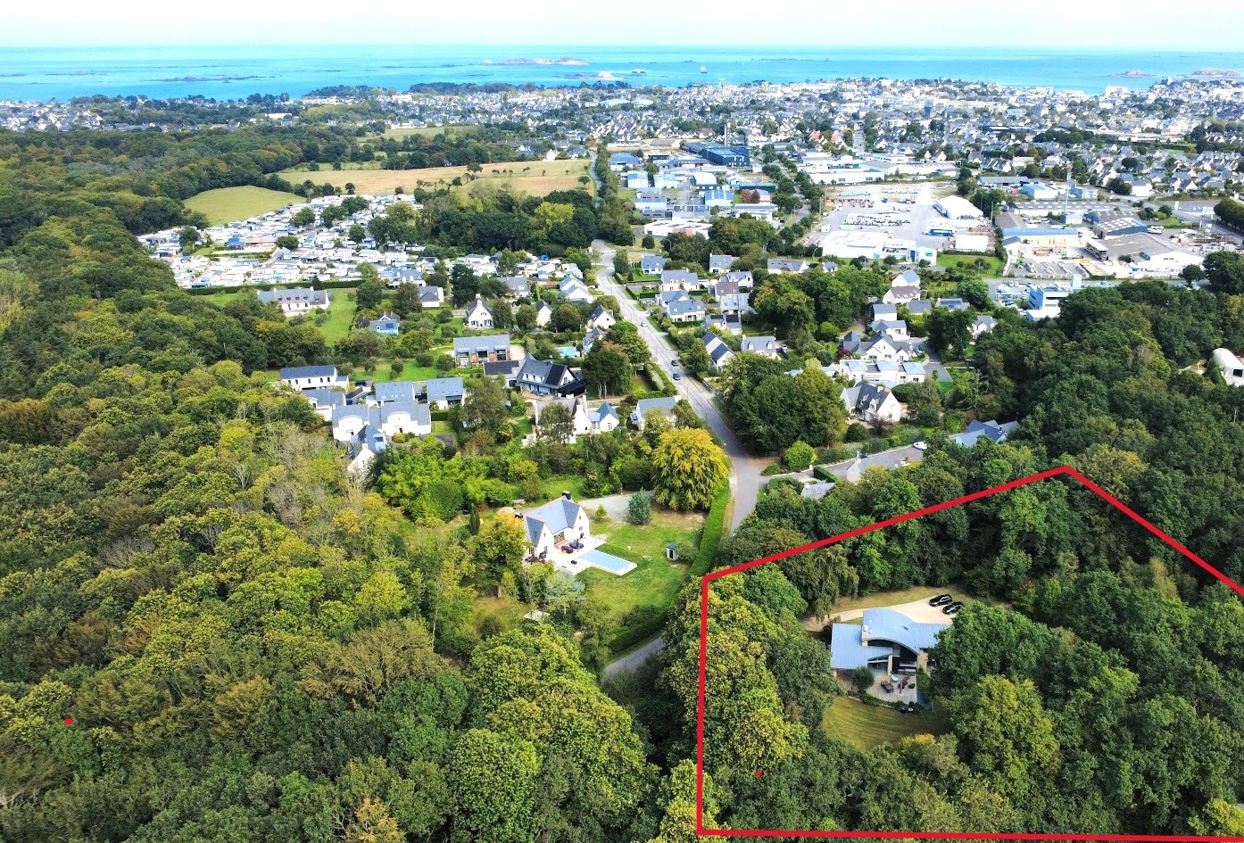 À VENDRE - MAISON D’ARCHITECTE DE 2009 À DINARD   CADRE EXCEPTIONNEL, 240 m2 HABITABLES SUR 6500 m2 DE TERRAIN — photo 3