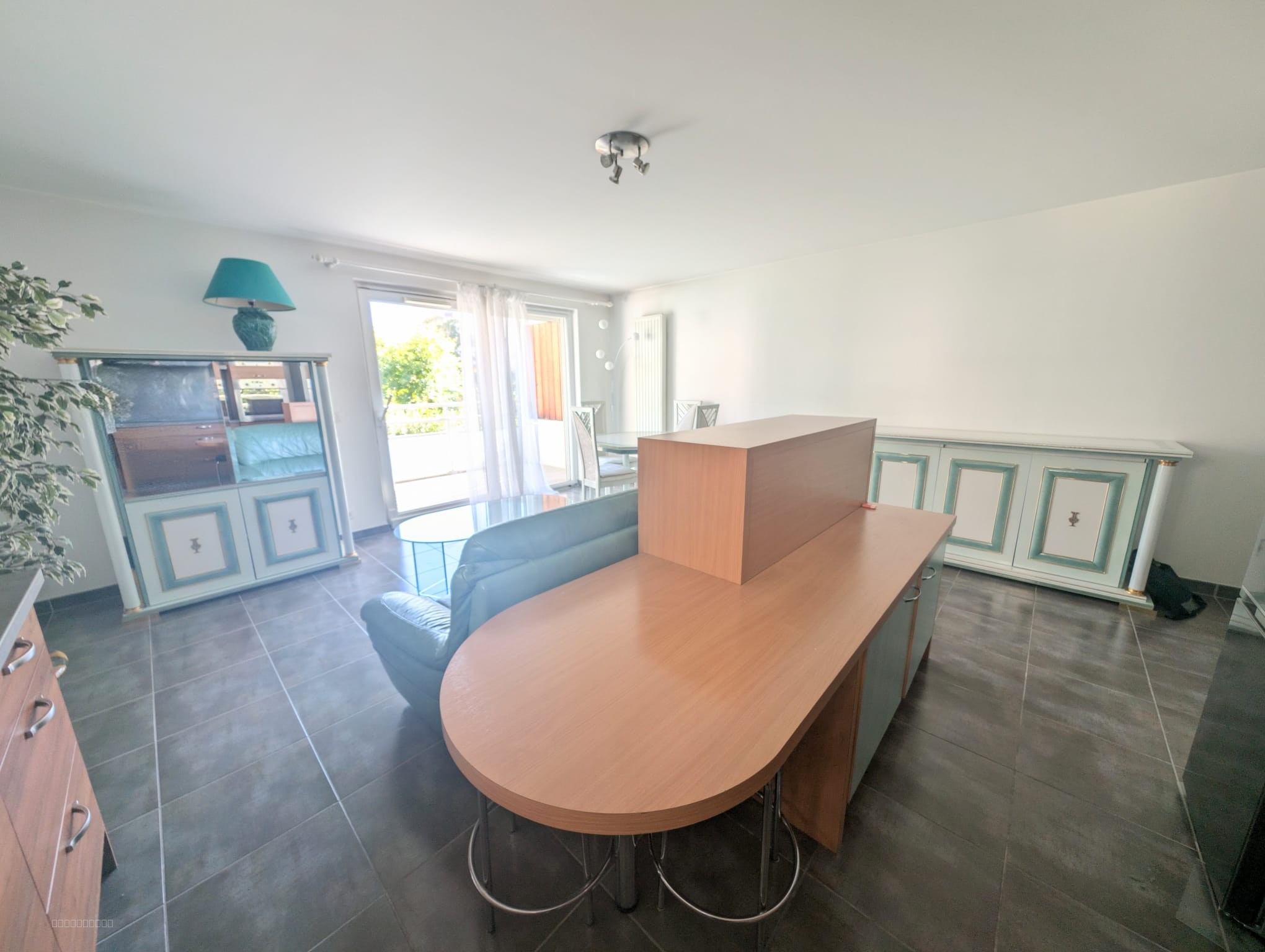 Beau T4 de 78 m2 avec balcon de 10 m2 à proximité directe du lac  | 74000 Annecy — photo 2
