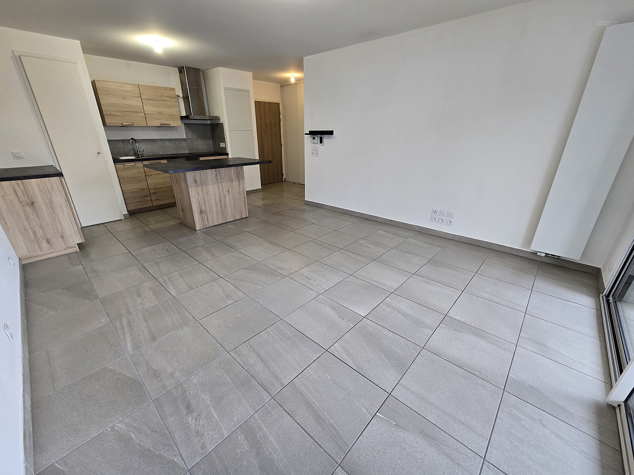 Récent appartement 3 pièce avec garage sécurisé en sus — photo 3