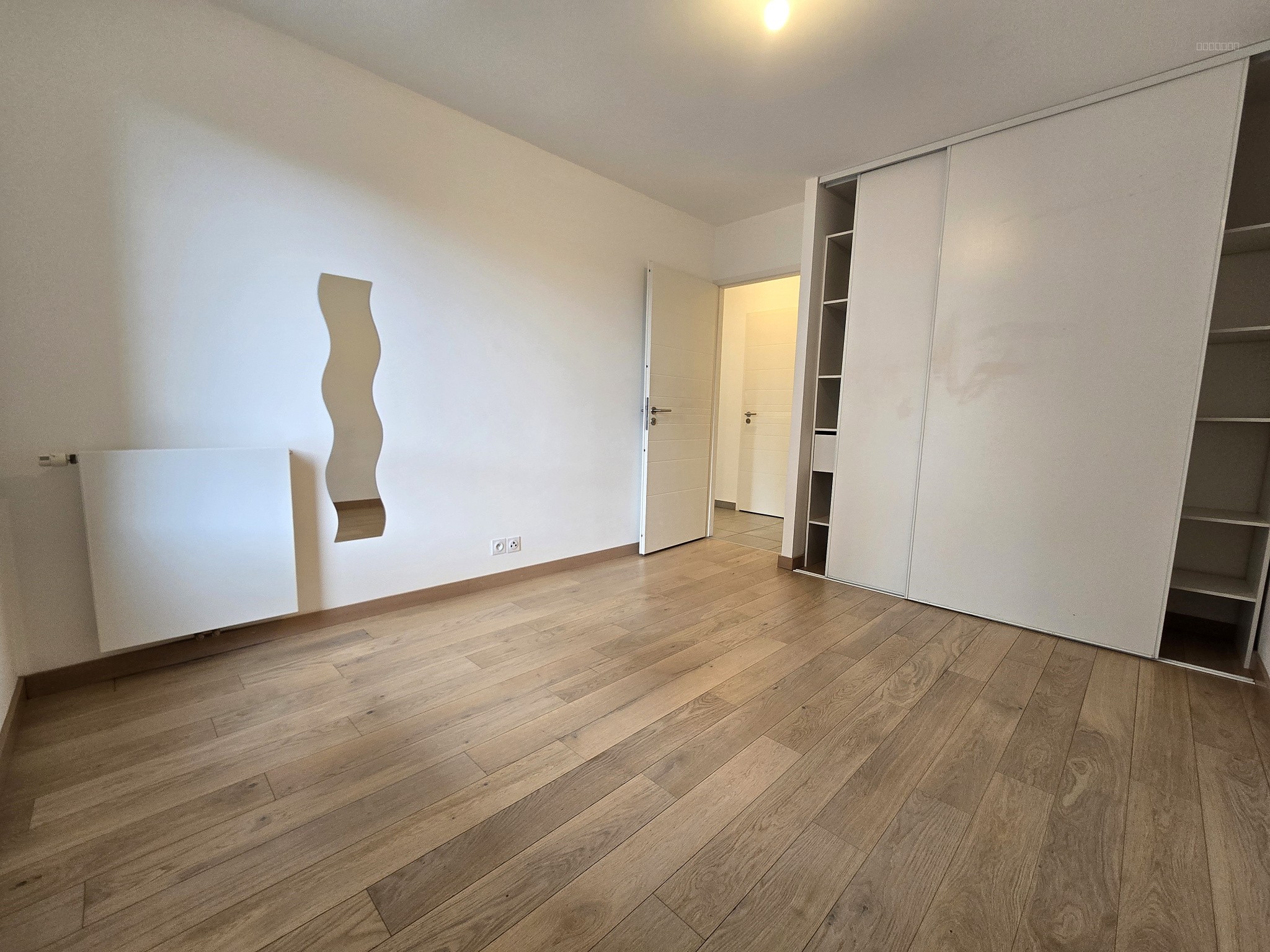 Récent appartement 3 pièce avec garage sécurisé en sus — photo 7