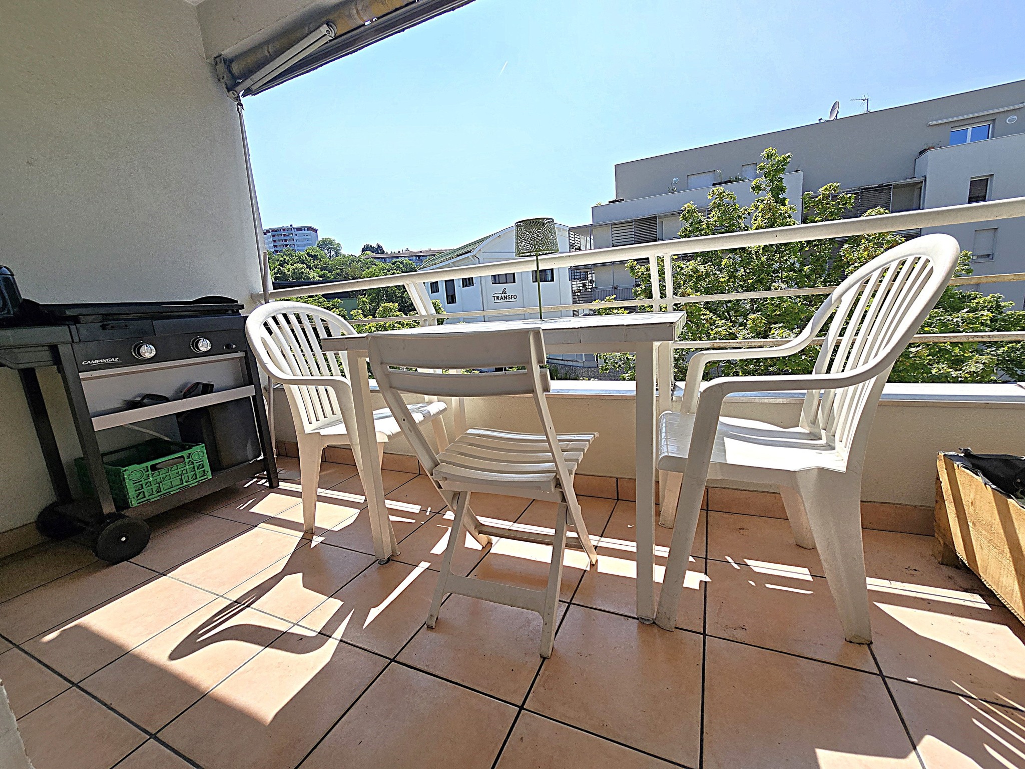 A vendre T4 traversant avec ascenseur   Proche Thiou — photo 2
