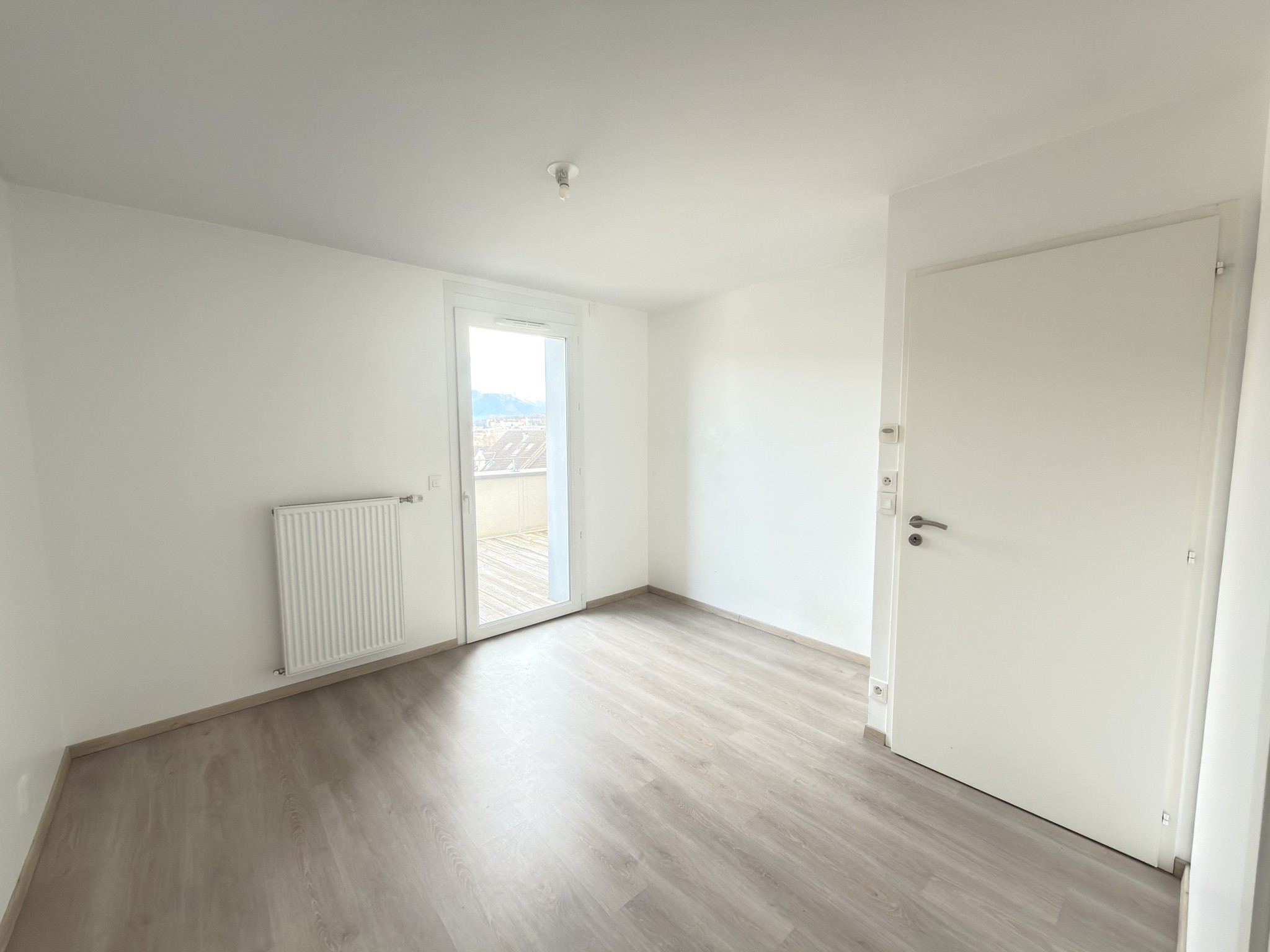 T5 Duplex avec 50 m2 terrasse - Annecy garage — photo 13