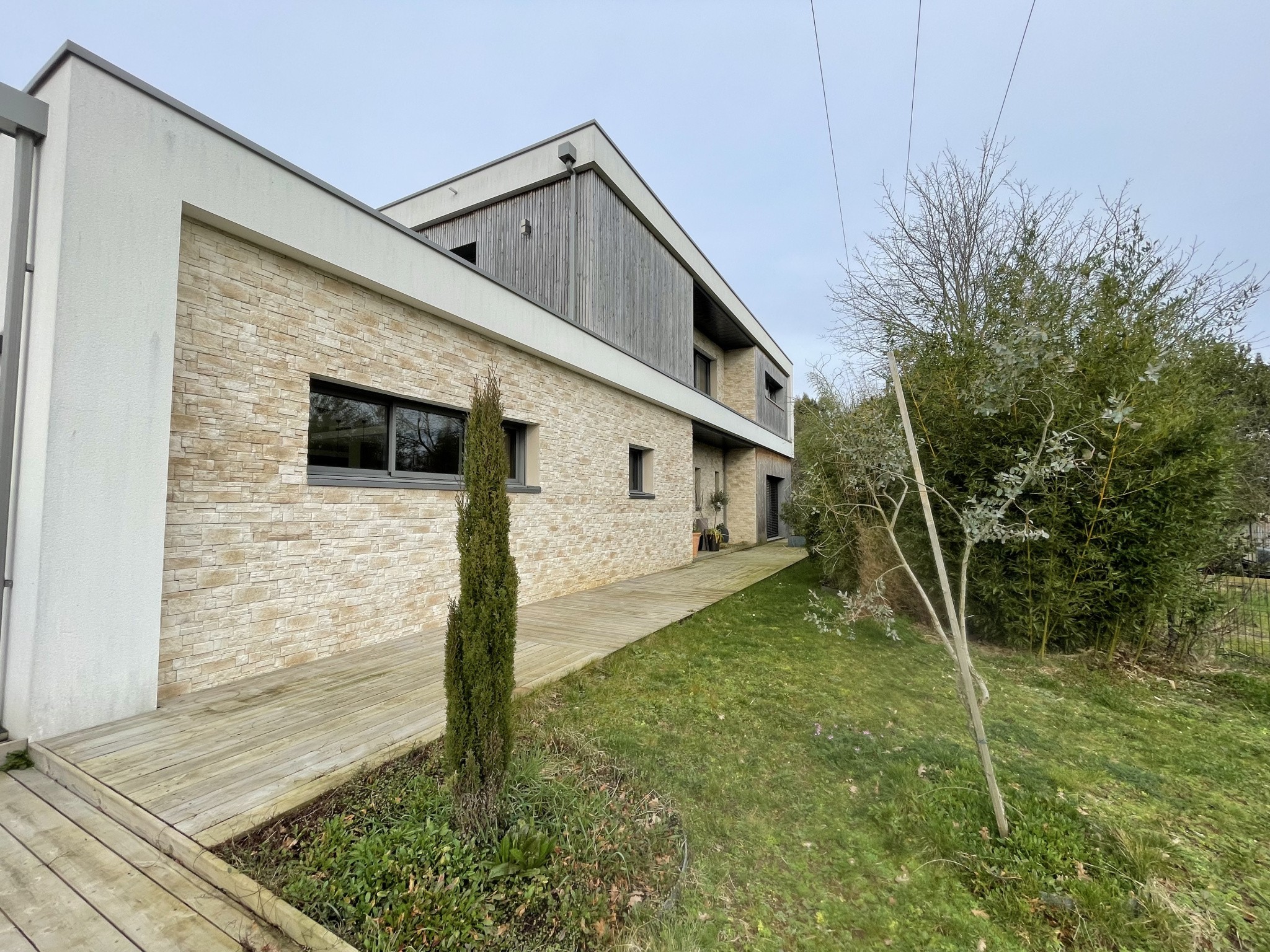 Maison contemporaine sur la commune de Trangé — photo 2