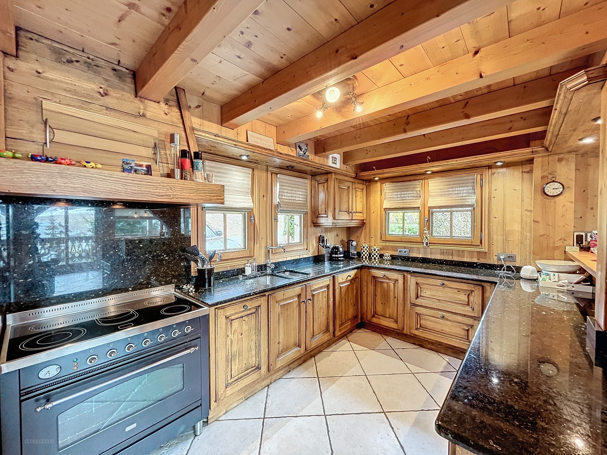 Les Gets - Authentique chalet de 223 m2 - 4 suites - cadre prisé — photo 6