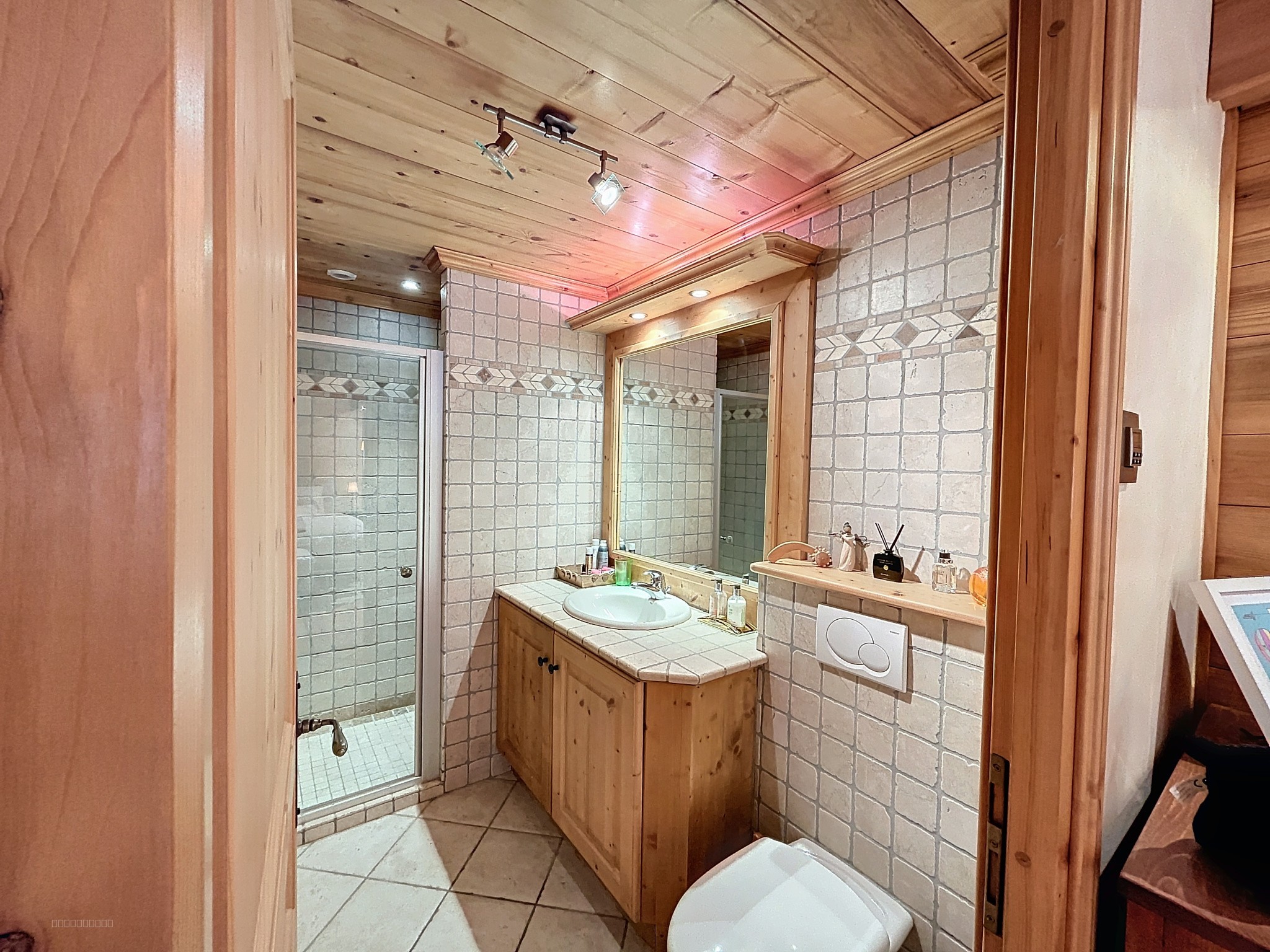 Les Gets - Authentique chalet de 223 m2 - 4 suites - cadre prisé — photo 14