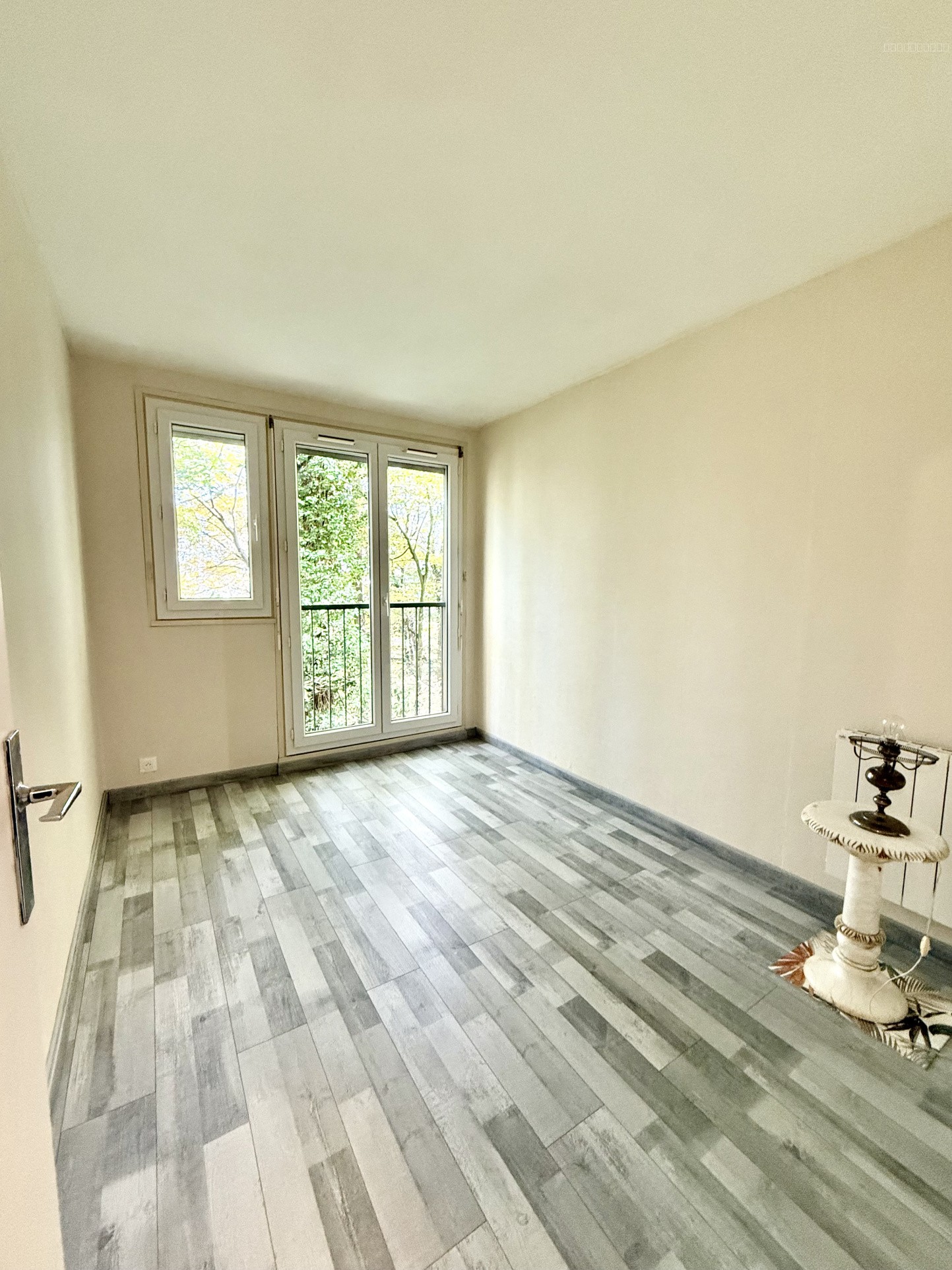 À vendre   Appartement 5 pièces rénové   Résidence du Parc à Villiers sur Orge — photo 7
