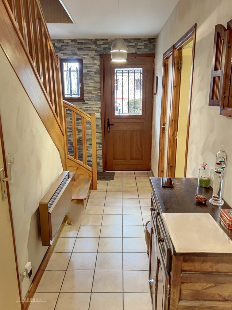 Maison familiale   5 / 6  pièces   Sous‑sol total   Environnement CALME   DPE C — photo 2