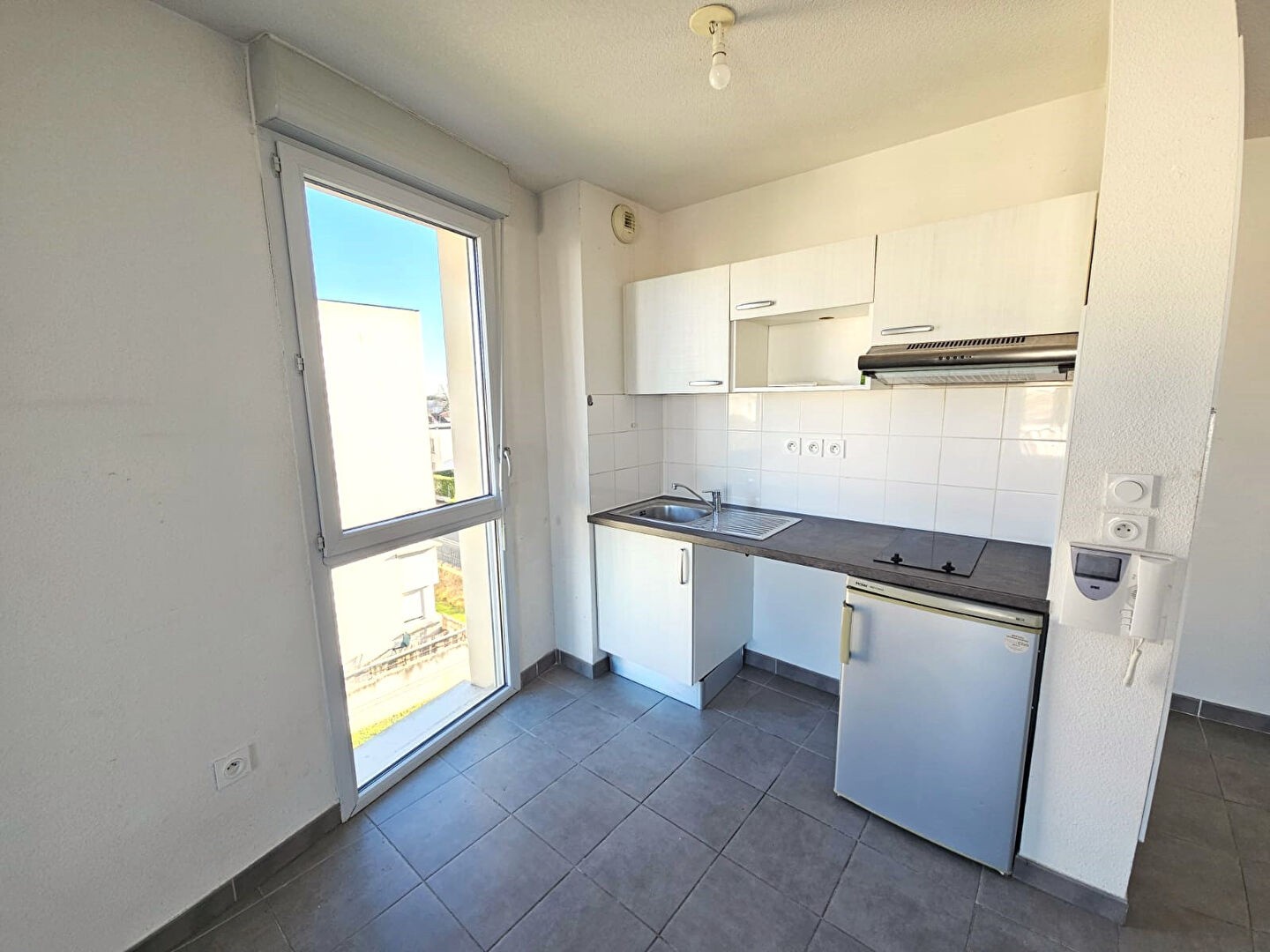 T2 de 42m2 avec balcon, pkg en dernier étage Grand Selve Vendu Libre — photo 3
