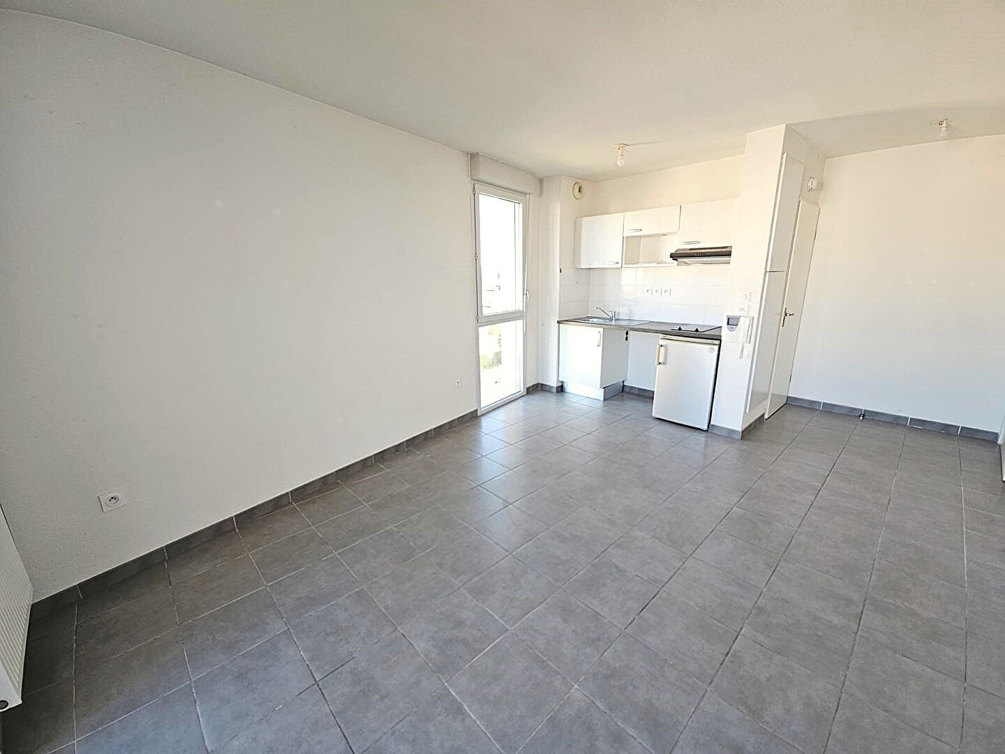T2 de 42m2 avec balcon, pkg en dernier étage Grand Selve Vendu Libre — photo 2
