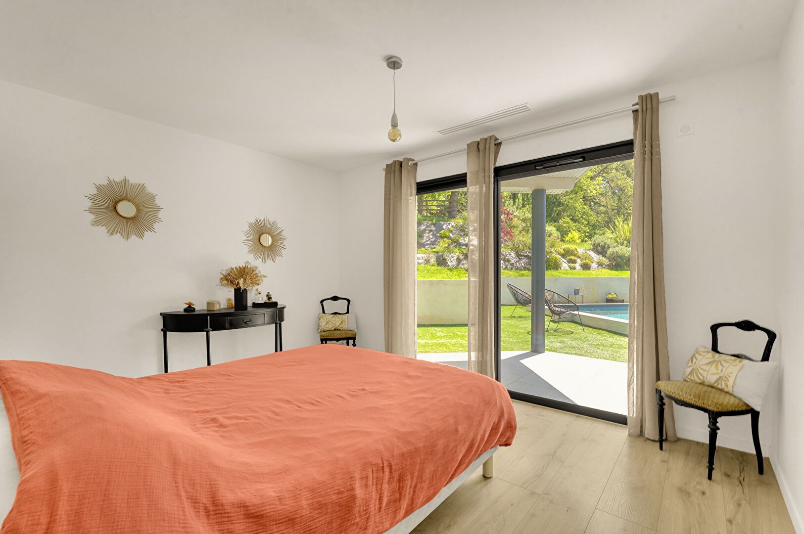 Élégance et Sérénité à La Salvetat-Saint-Gilles : Villa avec Piscine - Double garage sur 4400 m2 de Terrain — photo 8