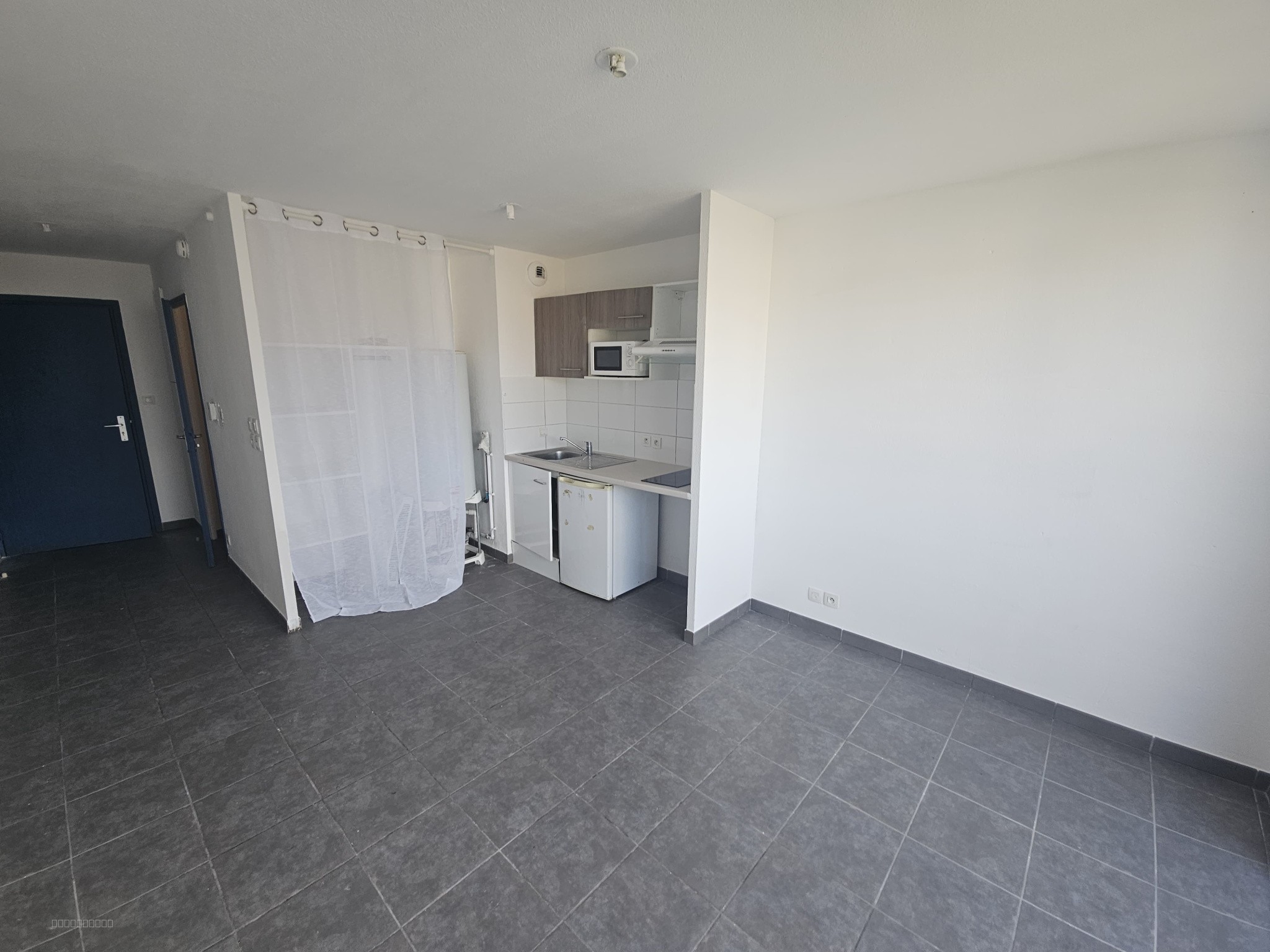 T1 25m2 avec balcon et parking en dernier étage secteur Croix Daurade ! — photo 2