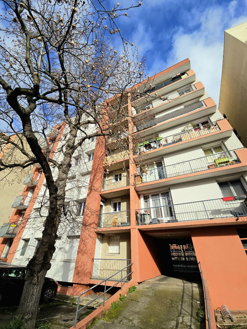 T1 Convertible en T2 de 31m2 avec balcon Pont Jumeaux/ Compans Possibilité de PKG — photo 10
