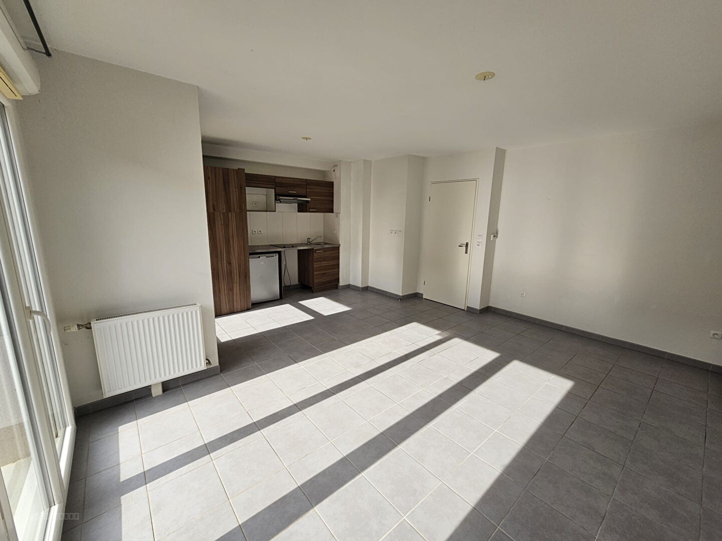 T2 45m2 avec un jardin de 44m2 avec deux pkg et cave à Frouzins — photo 2