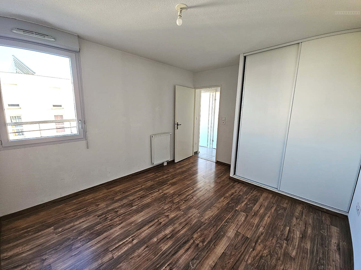 T2 de 42m2 avec balcon, pkg en dernier étage Grand Selve Vendu Libre — photo 5