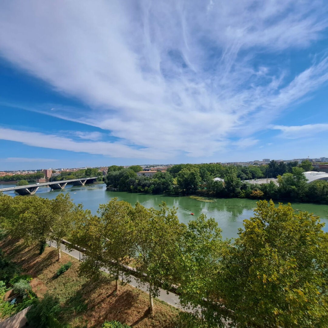 T2 de 34 m2 en dernier étage, avec vue Garonne au fer à cheval — photo 7