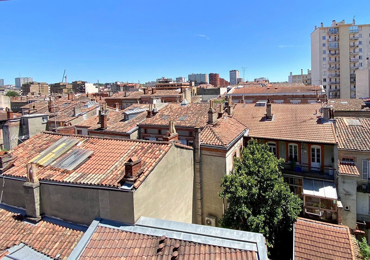 T2 de 51m2 au sol en dernier étage à Jeanne d'Arc dans un immeuble de 2015 ! — photo 6