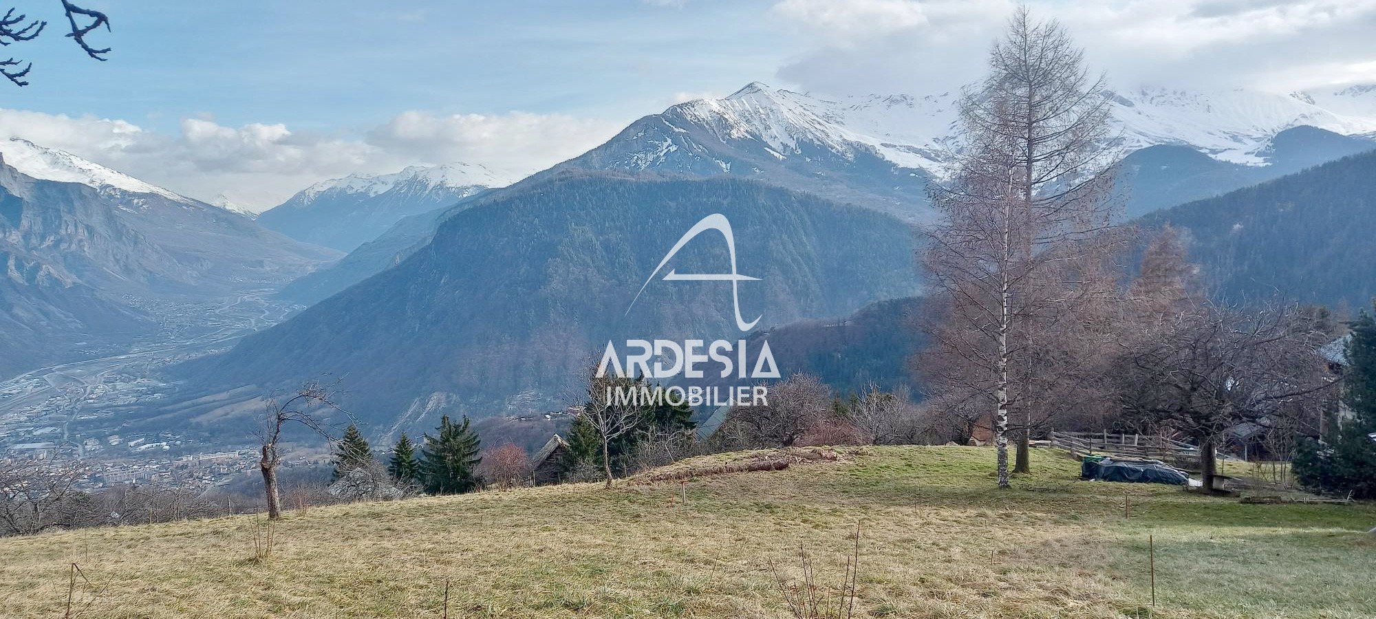 Parcelle de Terrain de 656m2 sur les hauteurs de la commune de JARRIER. — photo 2