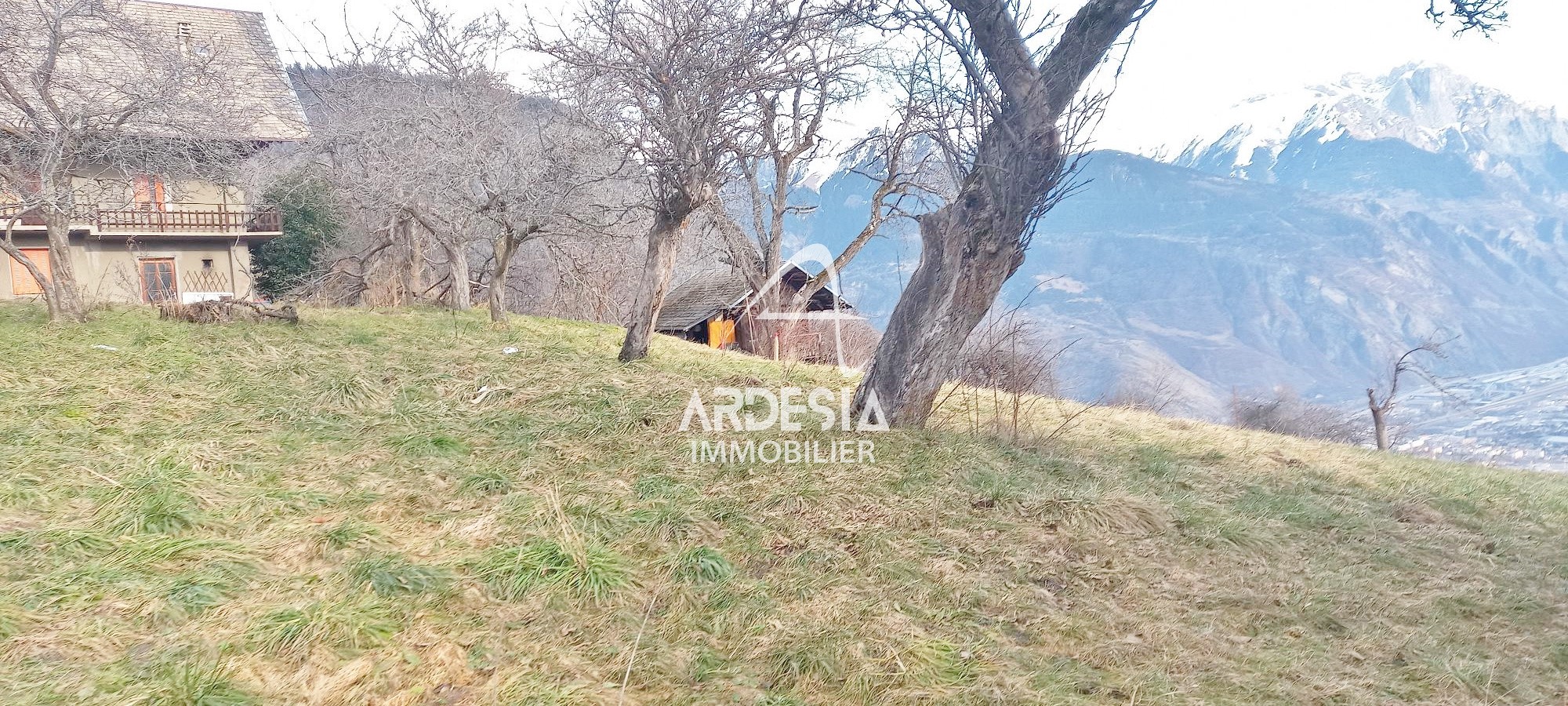 Parcelle de Terrain de 656m2 sur les hauteurs de la commune de JARRIER. — photo 7