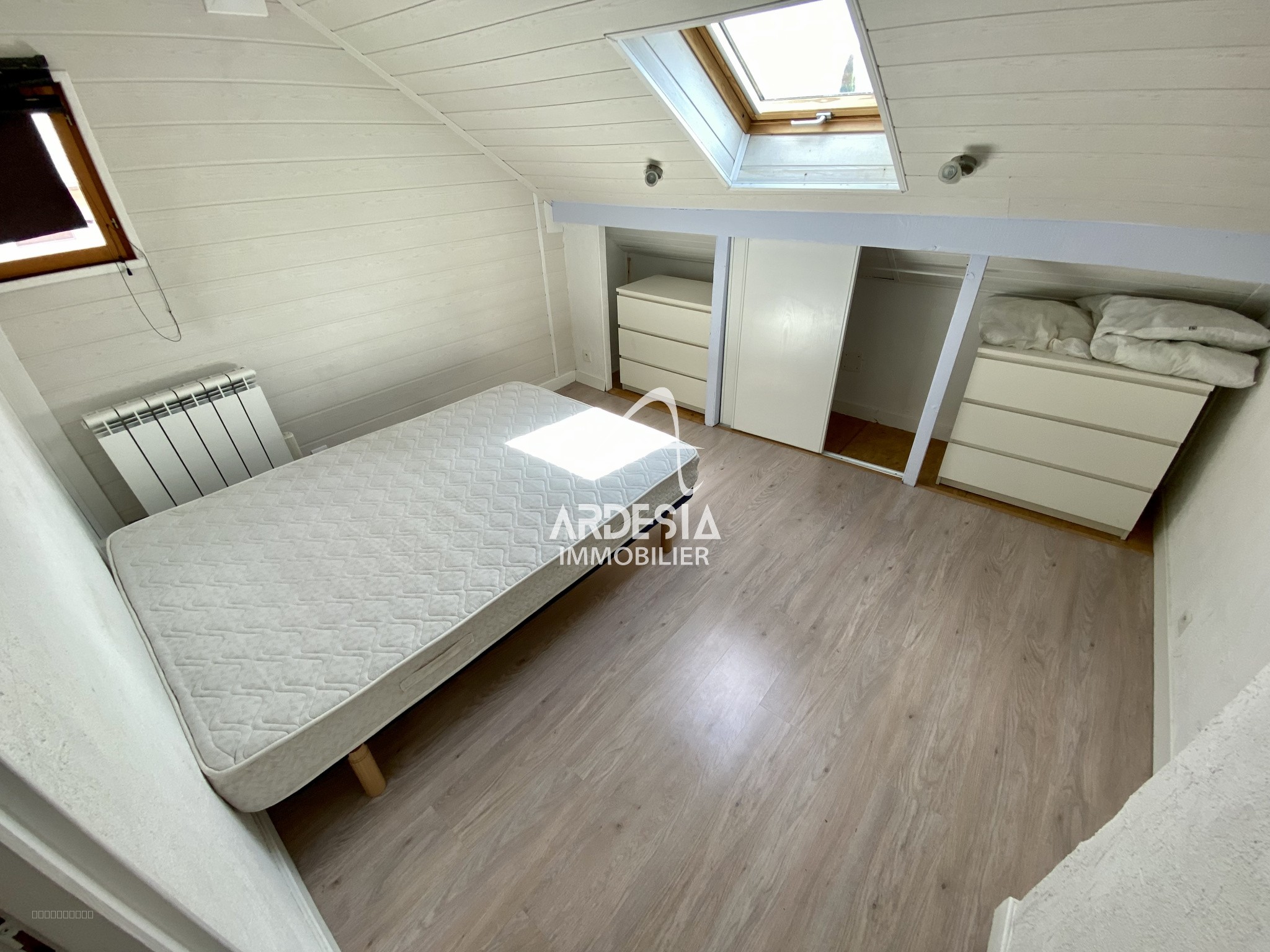 À Vendre : Charmant T2 avec Jardin à Saint-Julien-Mont-Denis — photo 2