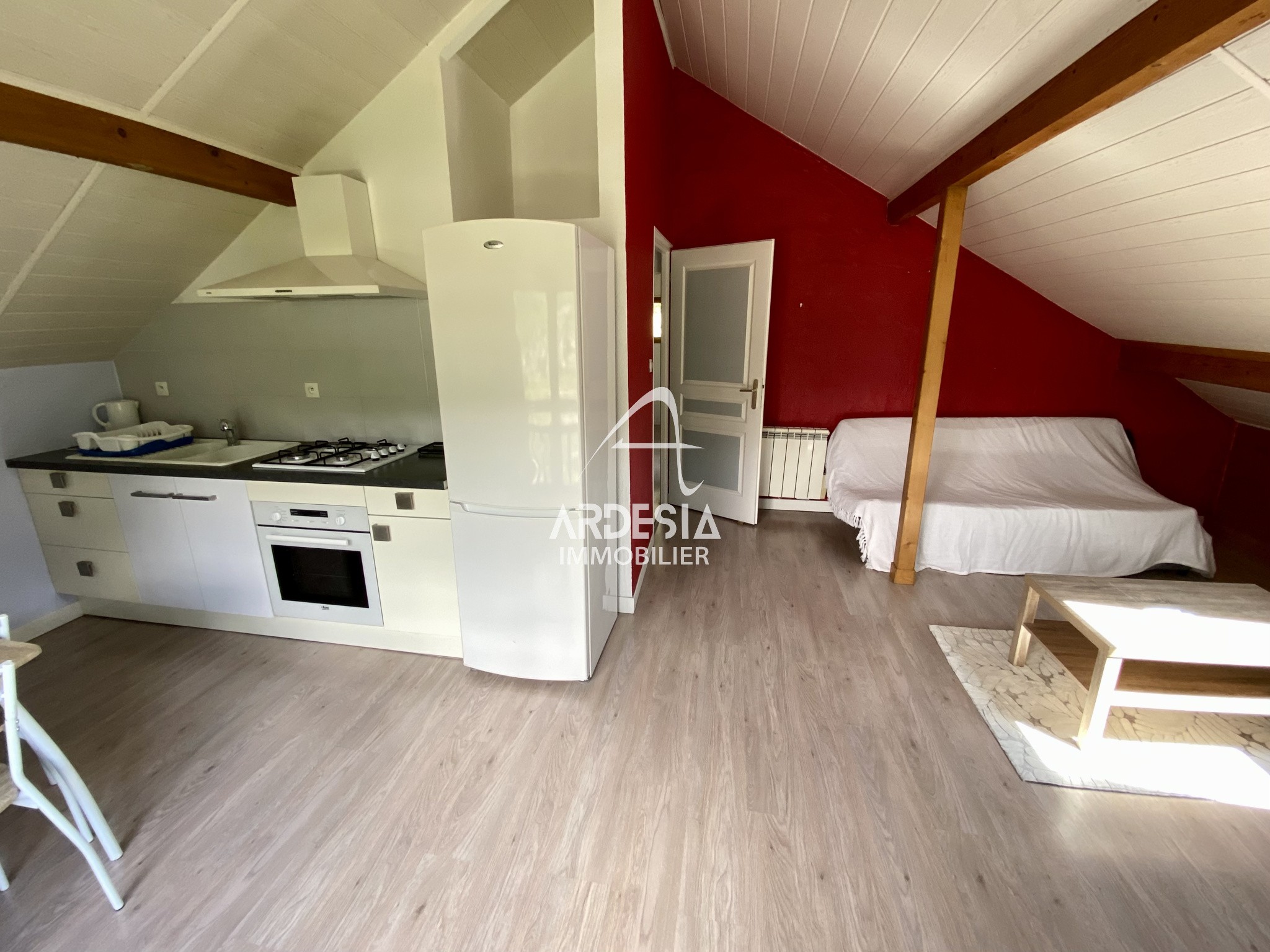 À Vendre : Charmant T2 avec Jardin à Saint-Julien-Mont-Denis — photo 9