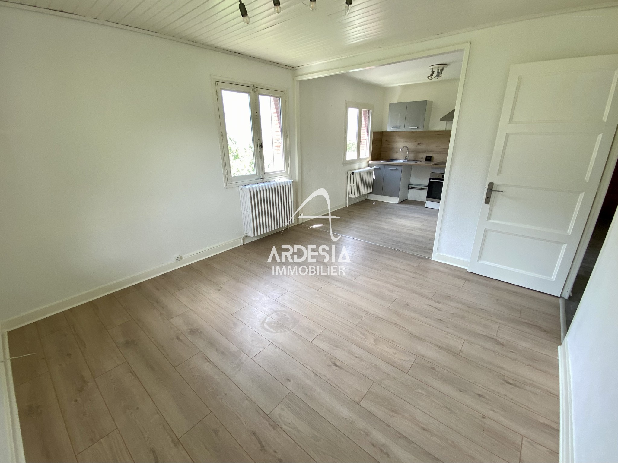 À Vendre : Appartement T3 avec Jardin, Garage à Saint-Julien-Mont-Denis — photo 3