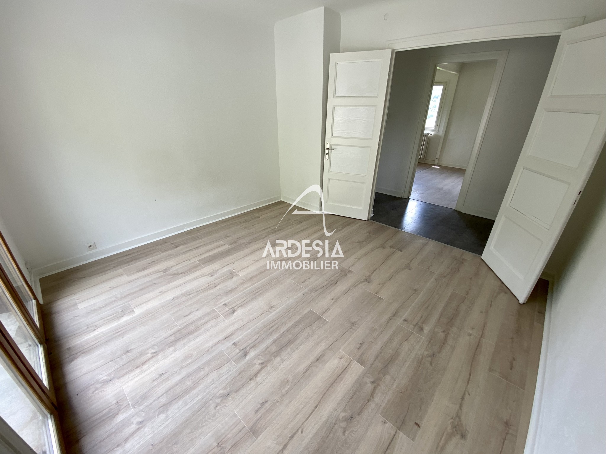 À Vendre : Appartement T3 avec Jardin, Garage à Saint-Julien-Mont-Denis — photo 12