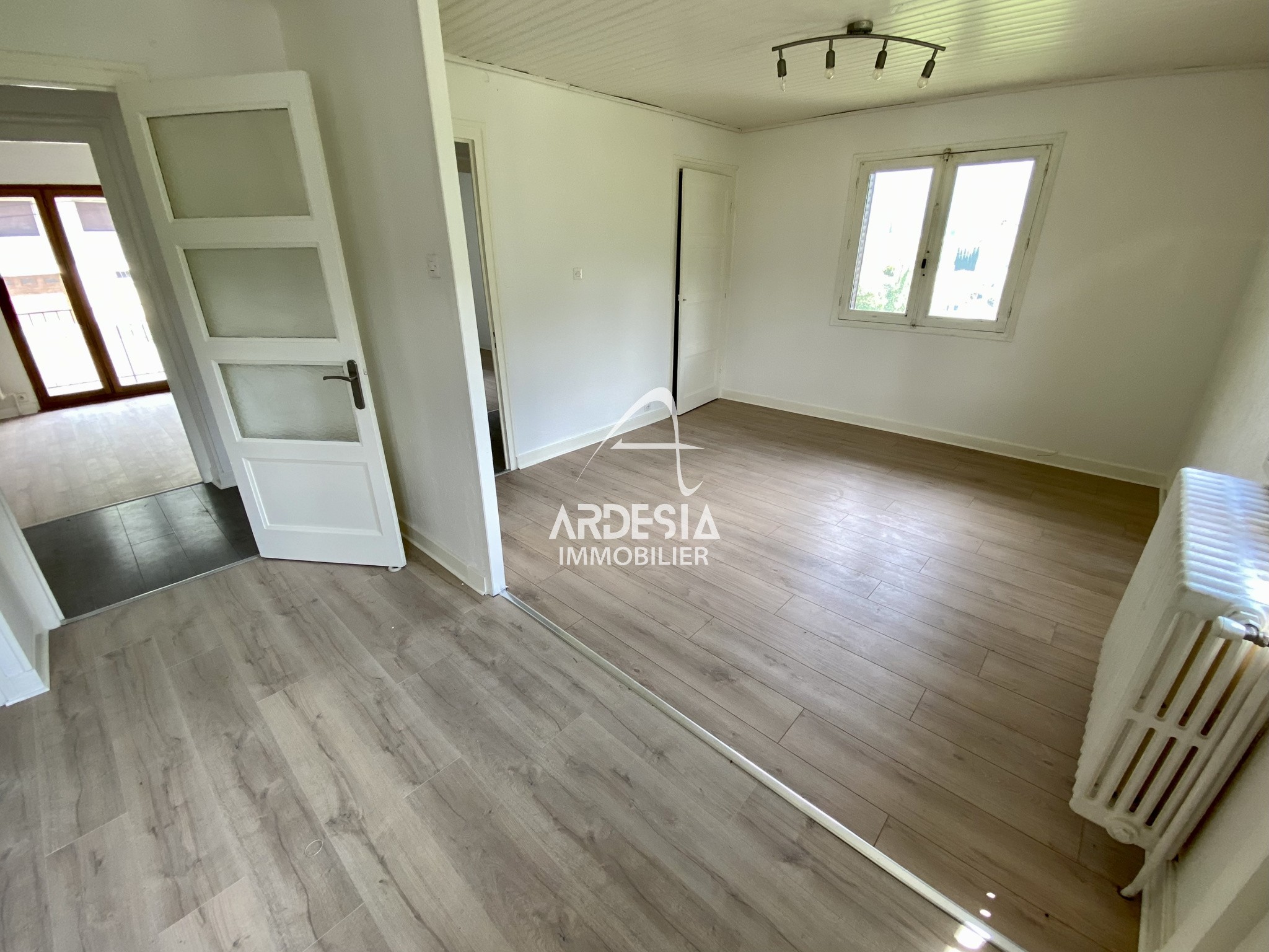 À Vendre : Appartement T3 avec Jardin, Garage à Saint-Julien-Mont-Denis — photo 5