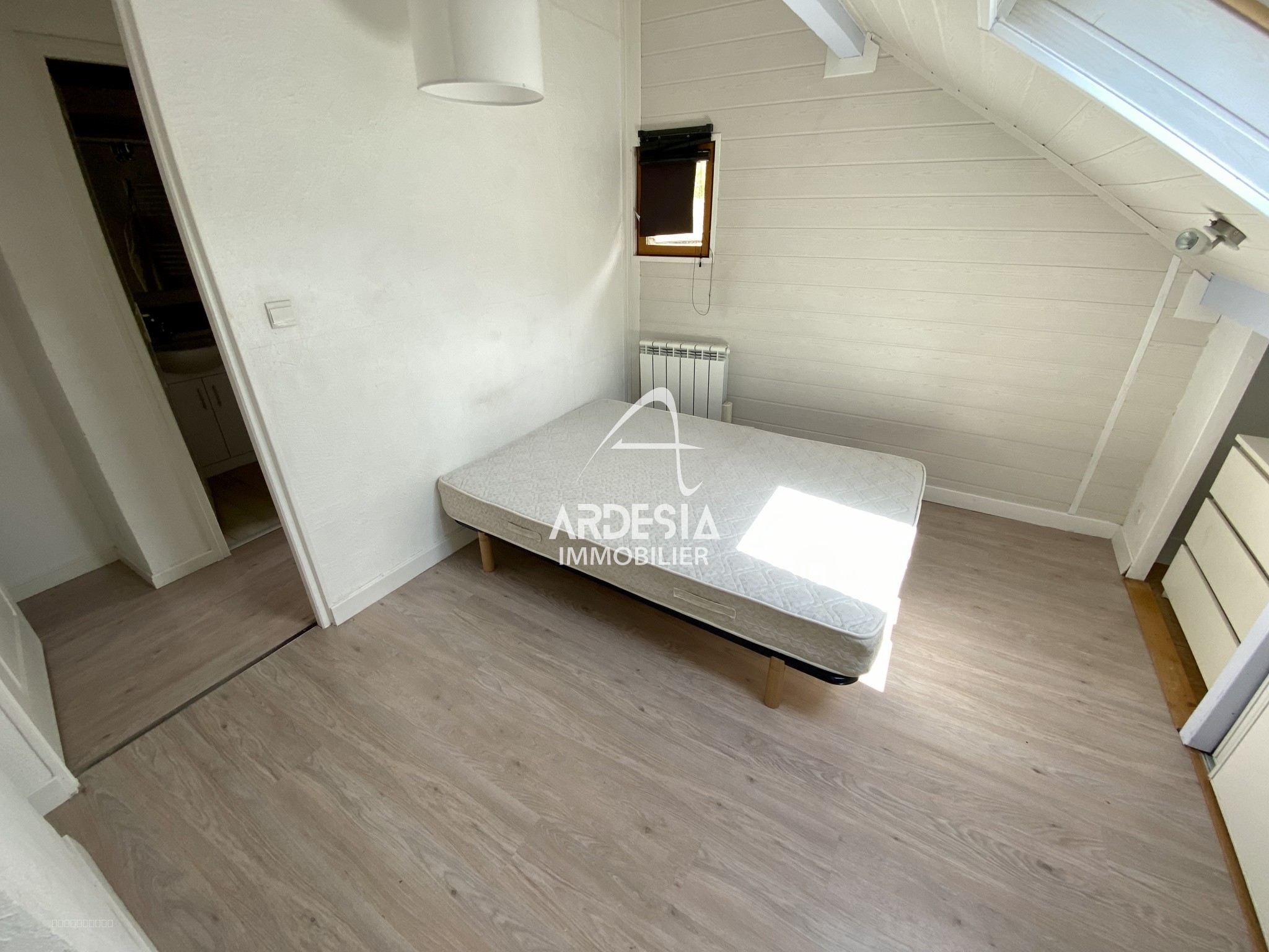 À Vendre : Charmant T2 avec Jardin à Saint-Julien-Mont-Denis — photo 6