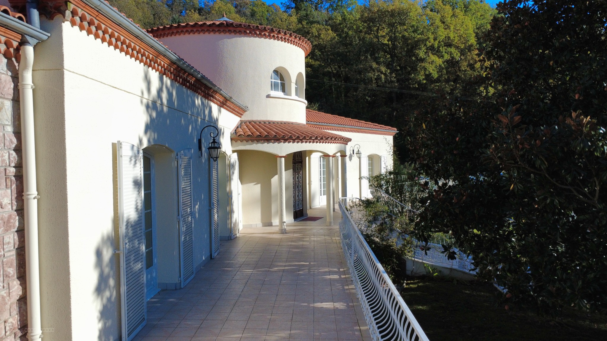Propriété d'exception 433 m2 habitables sur 2 niveaux indépendants et domaine de 6400m2 — photo 8