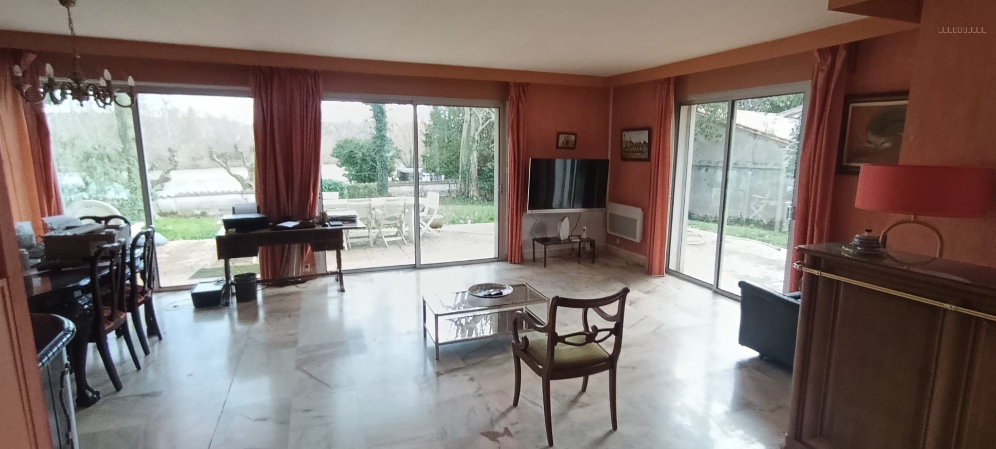 Propriété avec maison 200 M2 - Parc 1200 M2 - Garage - Terrasse - Dépendance - Vue Garonne — photo 7