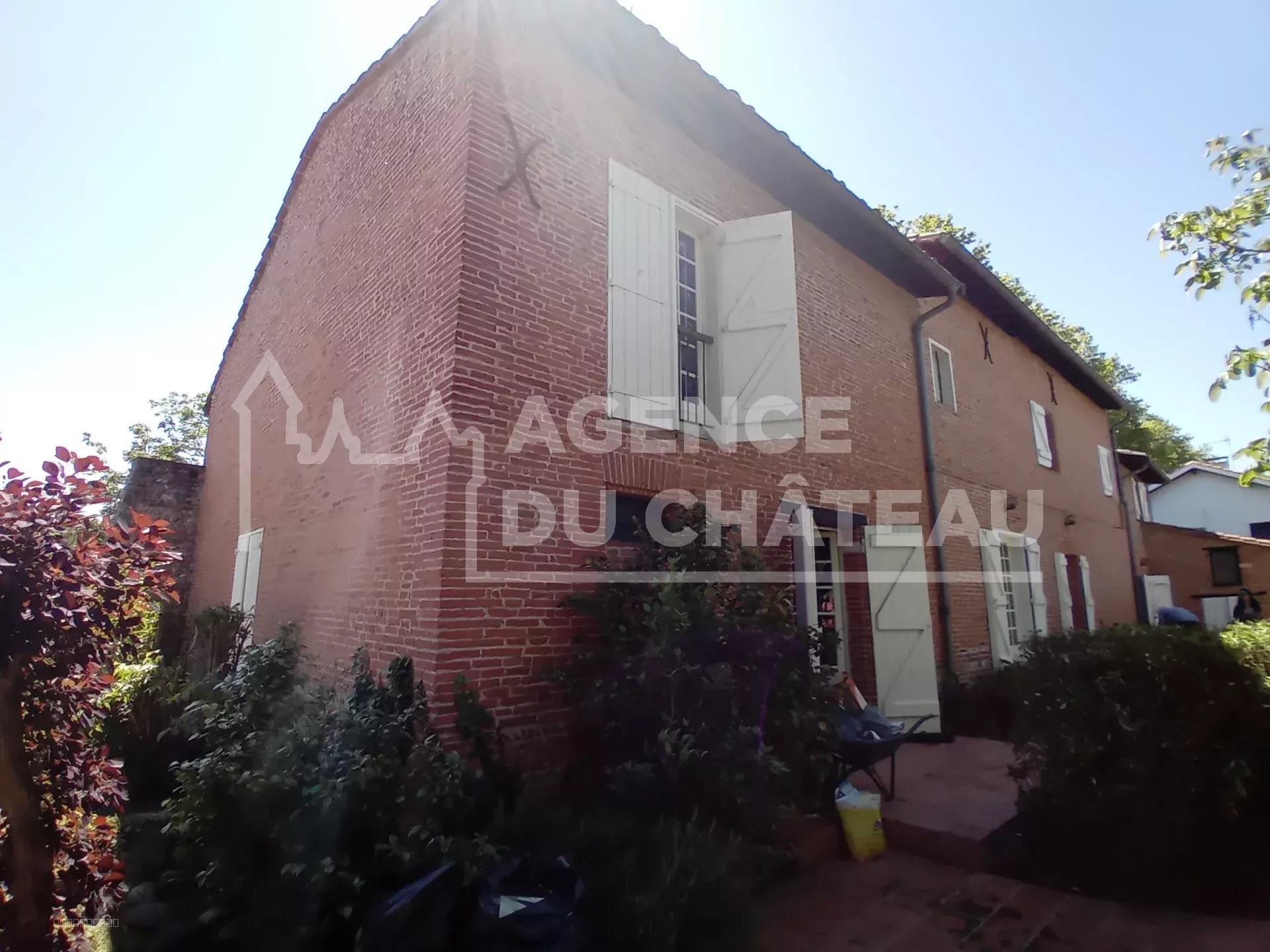 PORTET Centre: Demeure de caractère avec dépendance et garage   Terrain clos de 1 100 m2 — photo 10