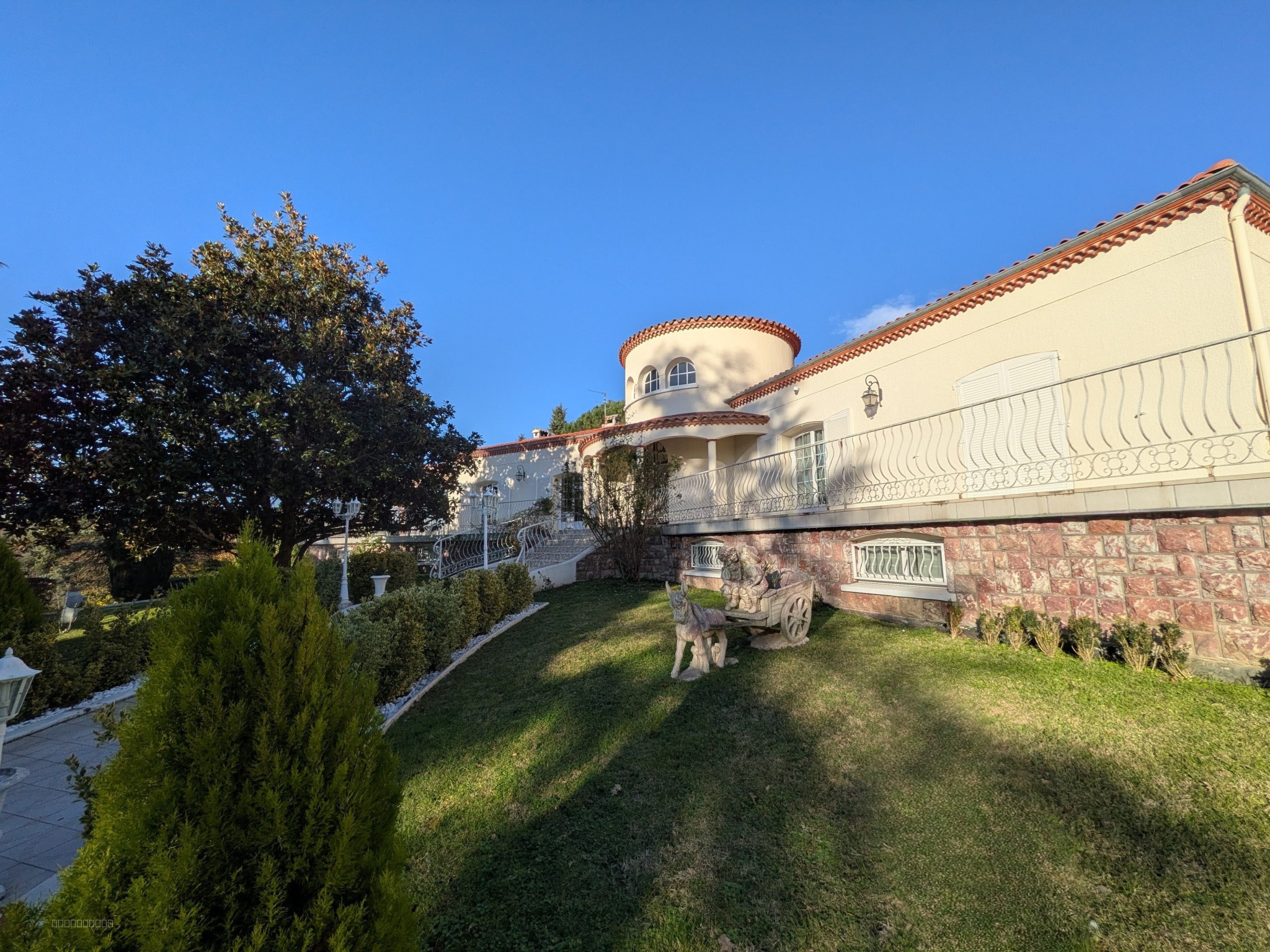 Propriété d'exception 433 m2 habitables sur 2 niveaux indépendants et domaine de 6400m2 — photo 10