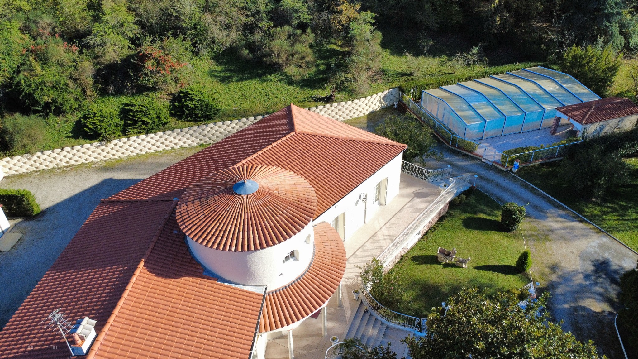 Propriété d'exception 433 m2 habitables sur 2 niveaux indépendants et domaine de 6400m2 — photo 4