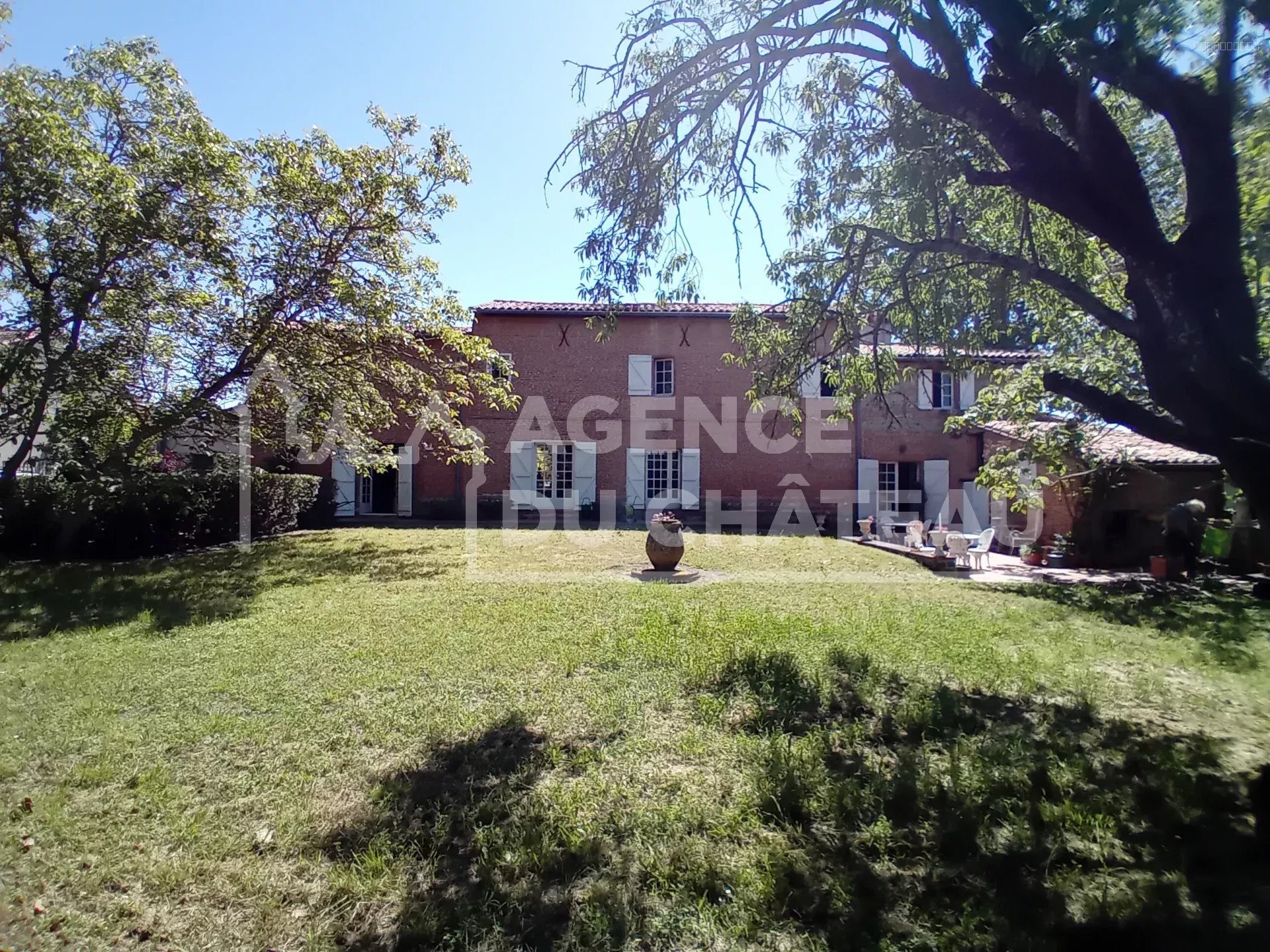 PORTET Centre: Demeure de caractère avec dépendance et garage   Terrain clos de 1 100 m2 — photo 3