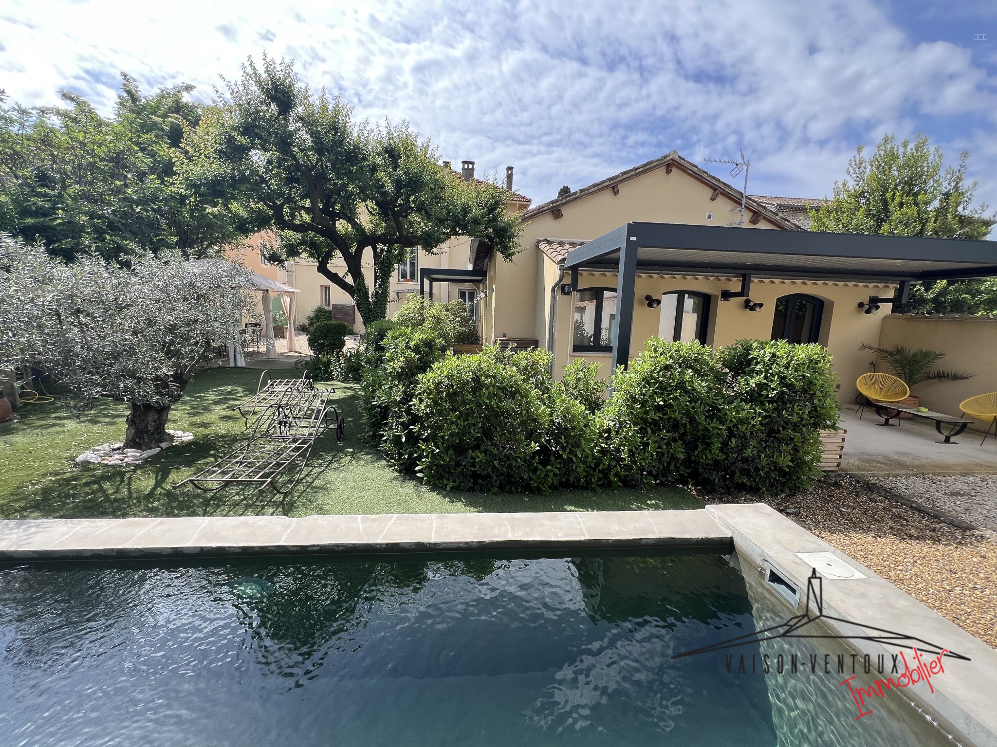Appartement avec terrasse à la vue imprenable — photo 19