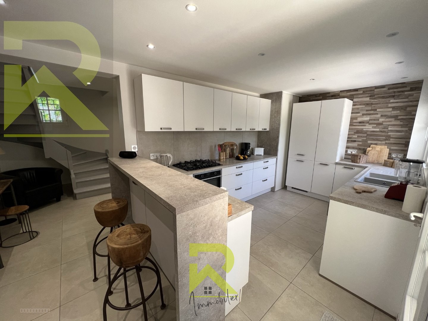 Maison T4, piscine, 600m2 de terrain — photo 4