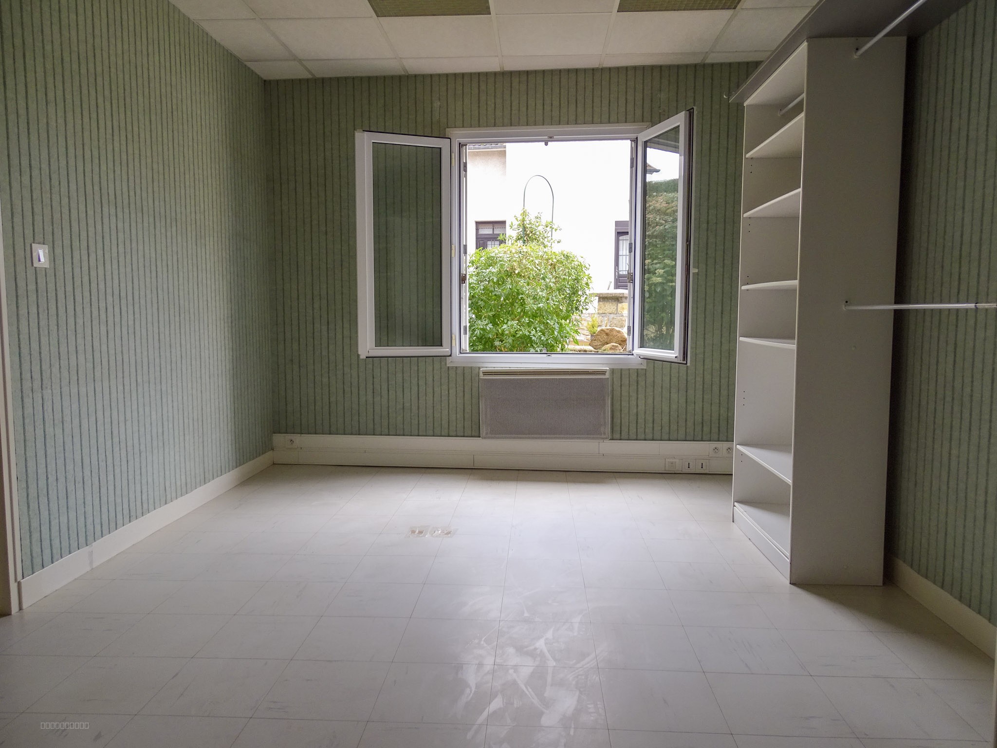 Pavillon de plain-pied sur 1 hectare — photo 4